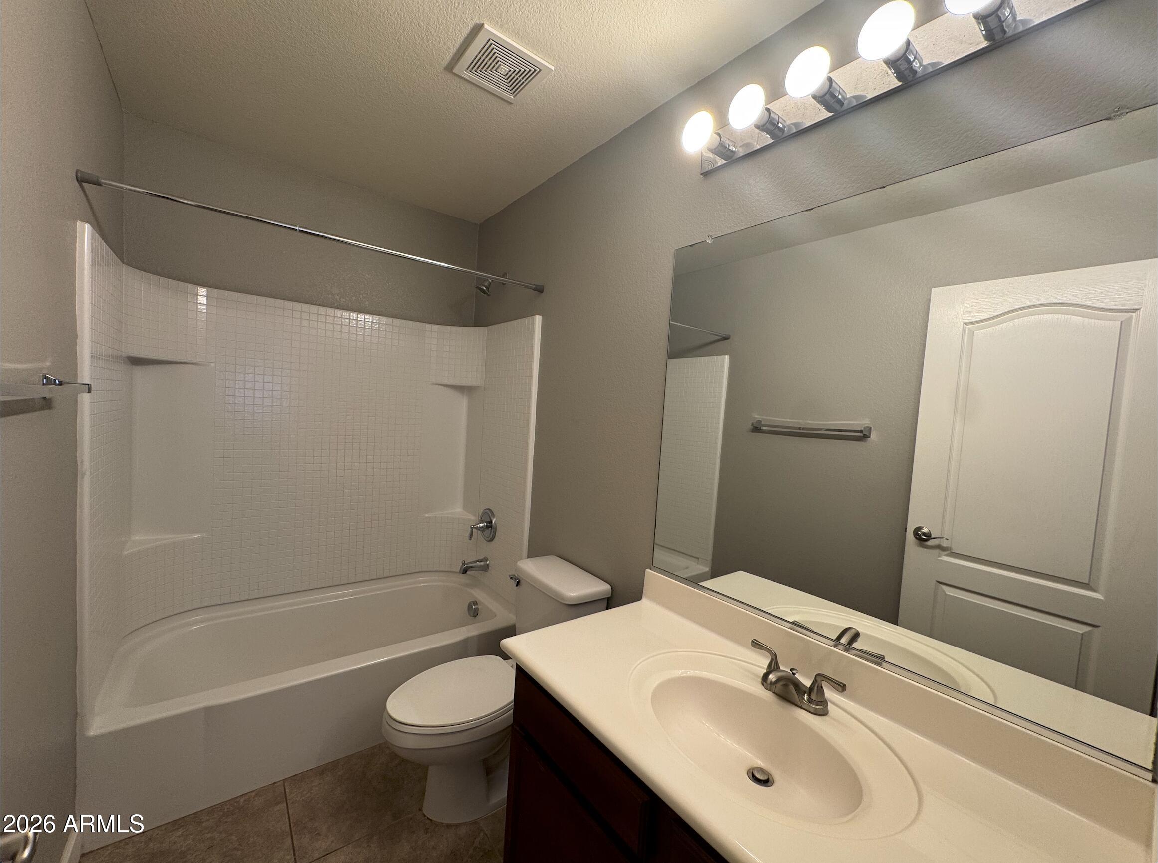 CAMINO A LAGO SOUTH UNIT 7 - Residential Lease