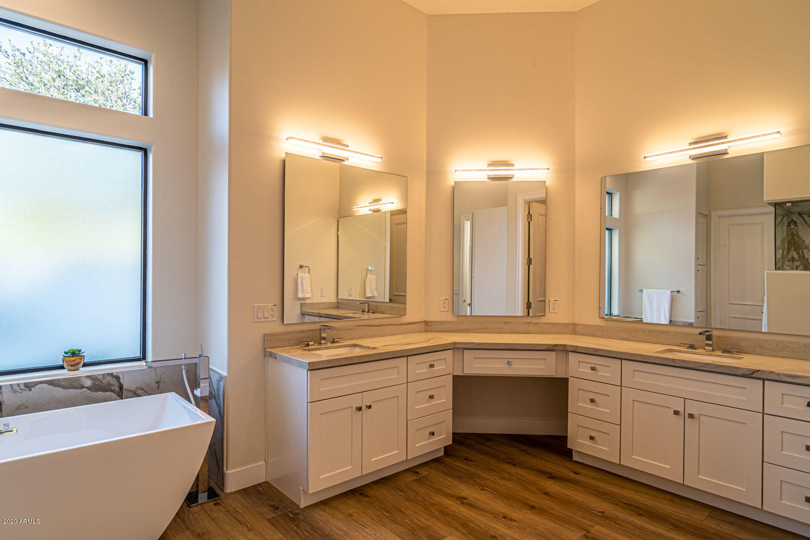 CAMELBACK COUNTRY ESTATES UNIT 3 - Residential