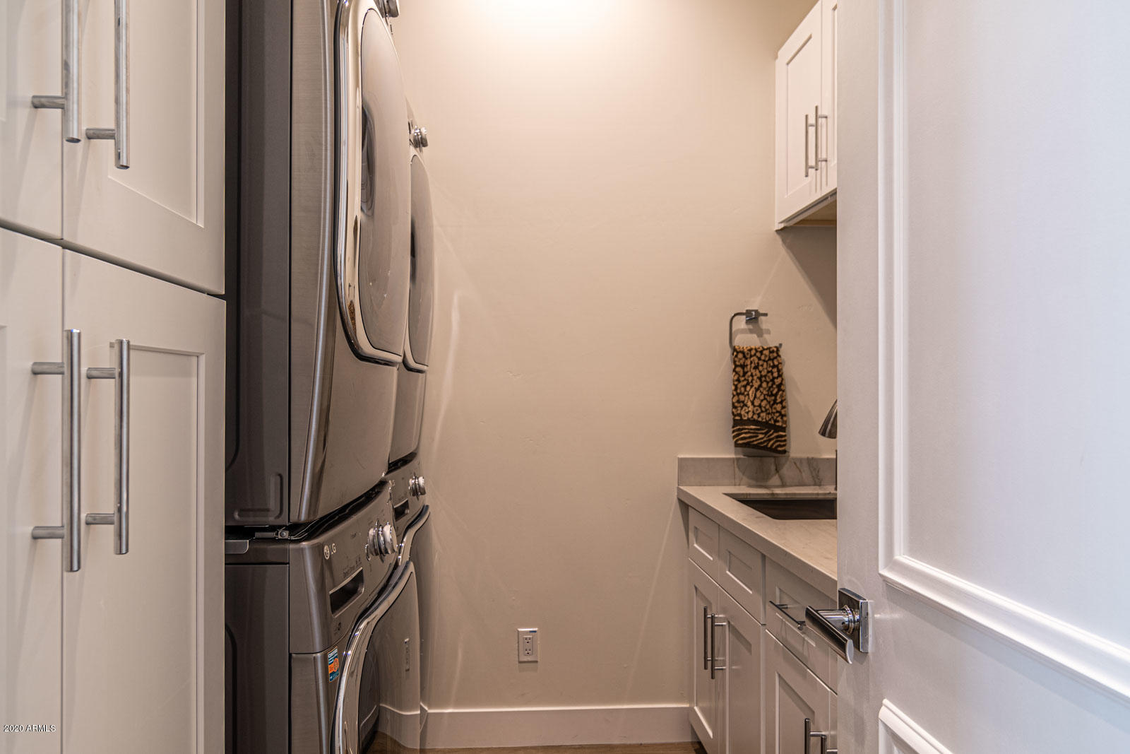 CAMELBACK COUNTRY ESTATES UNIT 3 - Residential