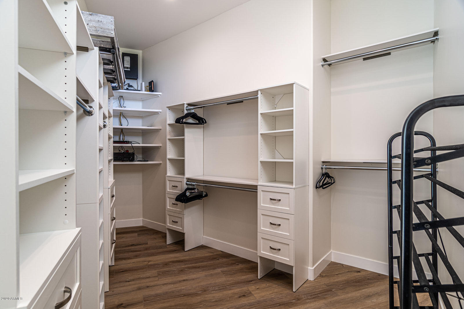 CAMELBACK COUNTRY ESTATES UNIT 3 - Residential