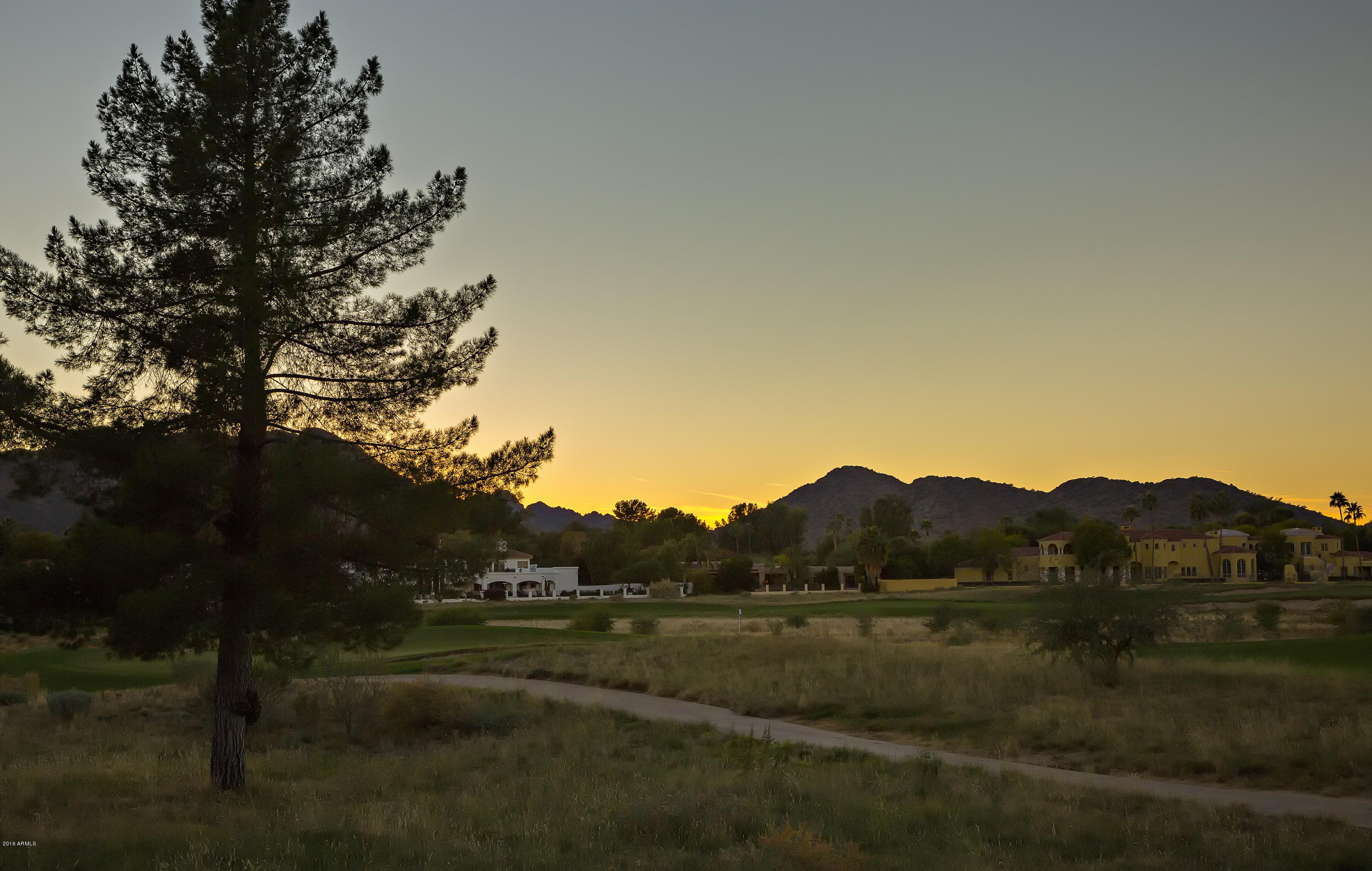 CAMELBACK COUNTRY ESTATES UNIT 3 - Residential