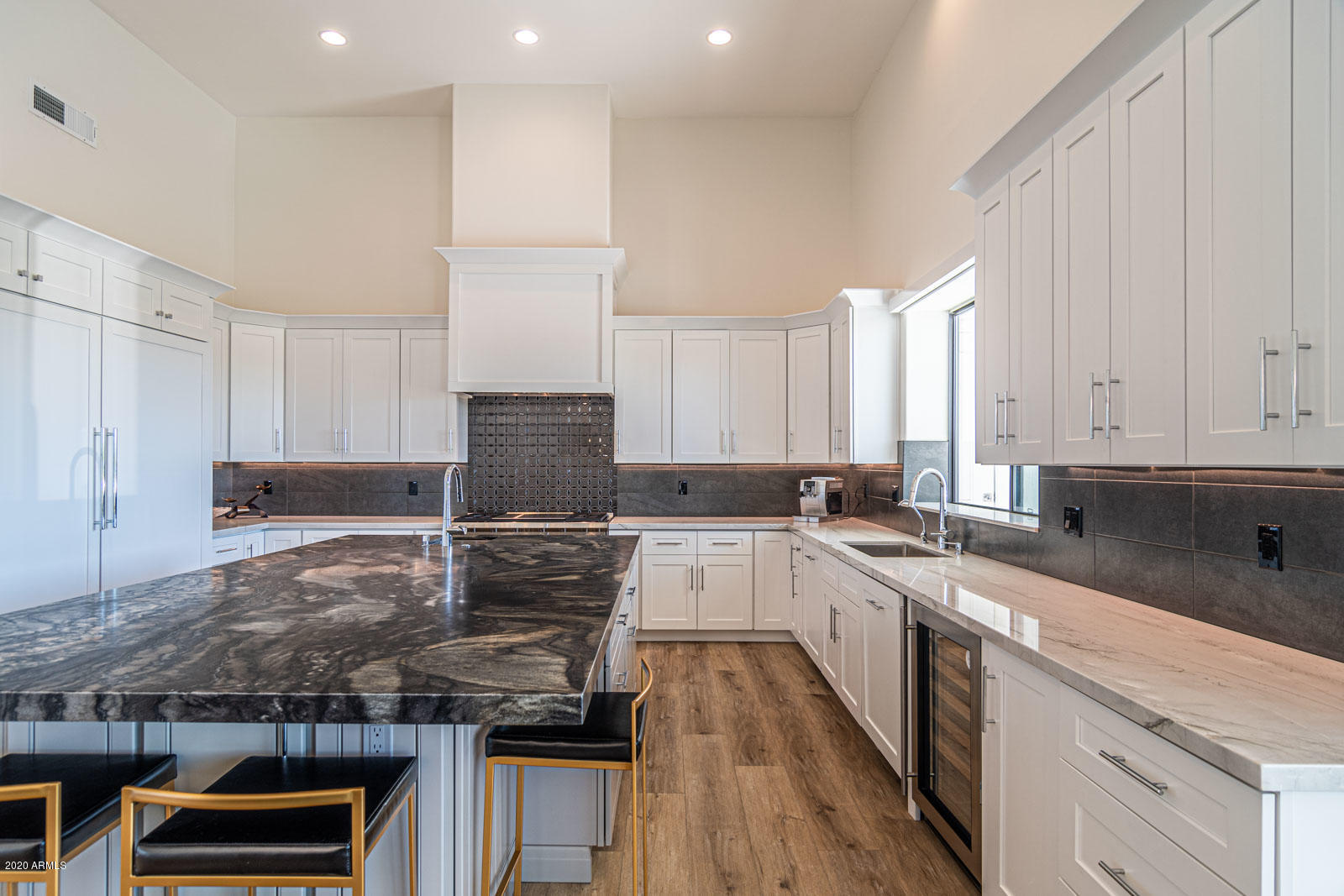 CAMELBACK COUNTRY ESTATES UNIT 3 - Residential