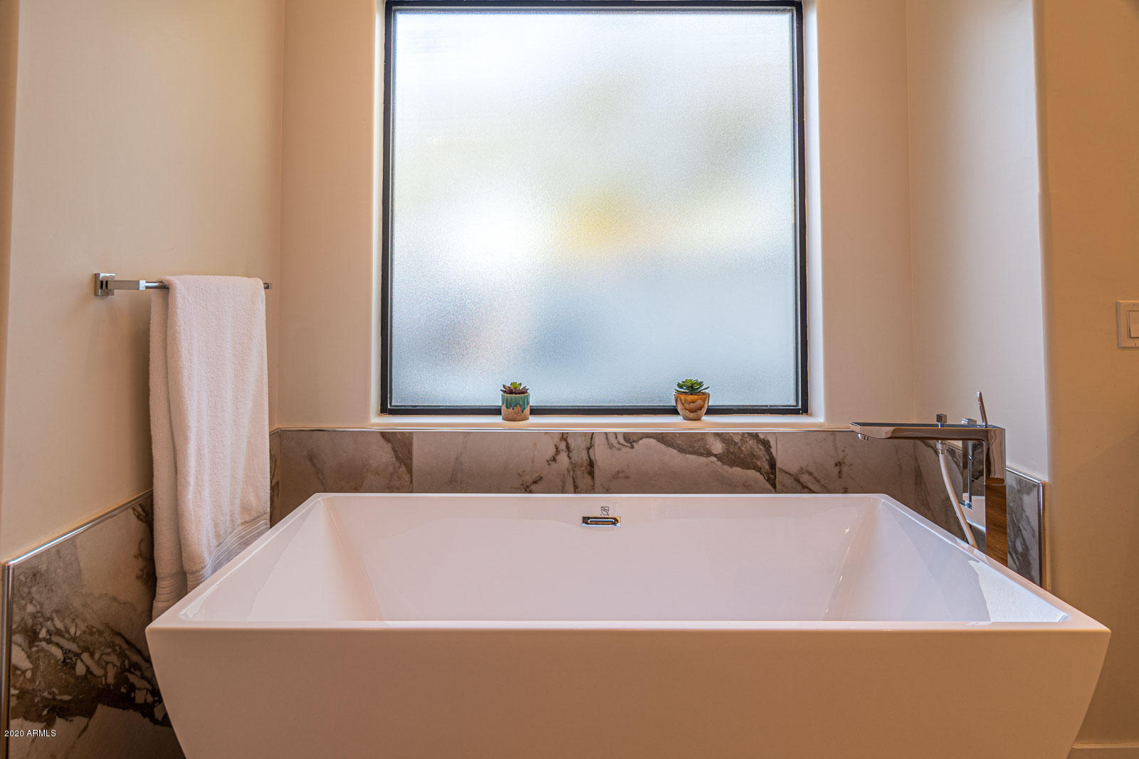 CAMELBACK COUNTRY ESTATES UNIT 3 - Residential