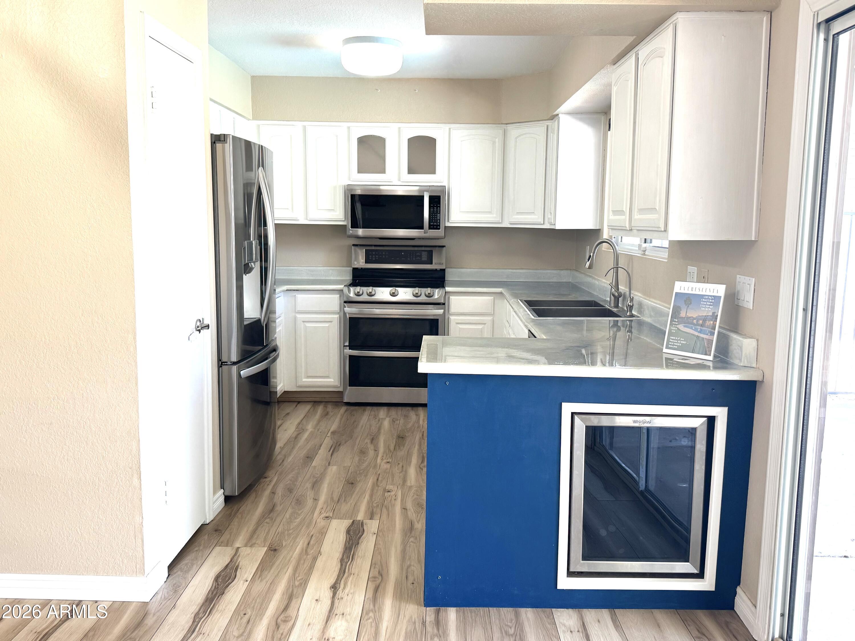 LA CRESCENTA UNIT 2 - Residential