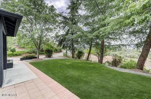 COMMAND ESTATES - Residential