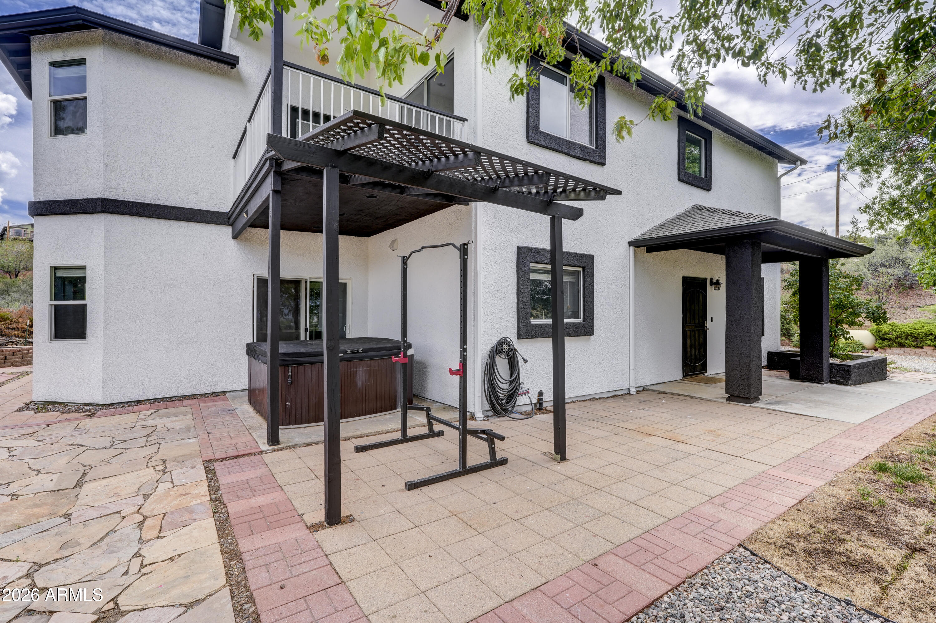COMMAND ESTATES - Residential