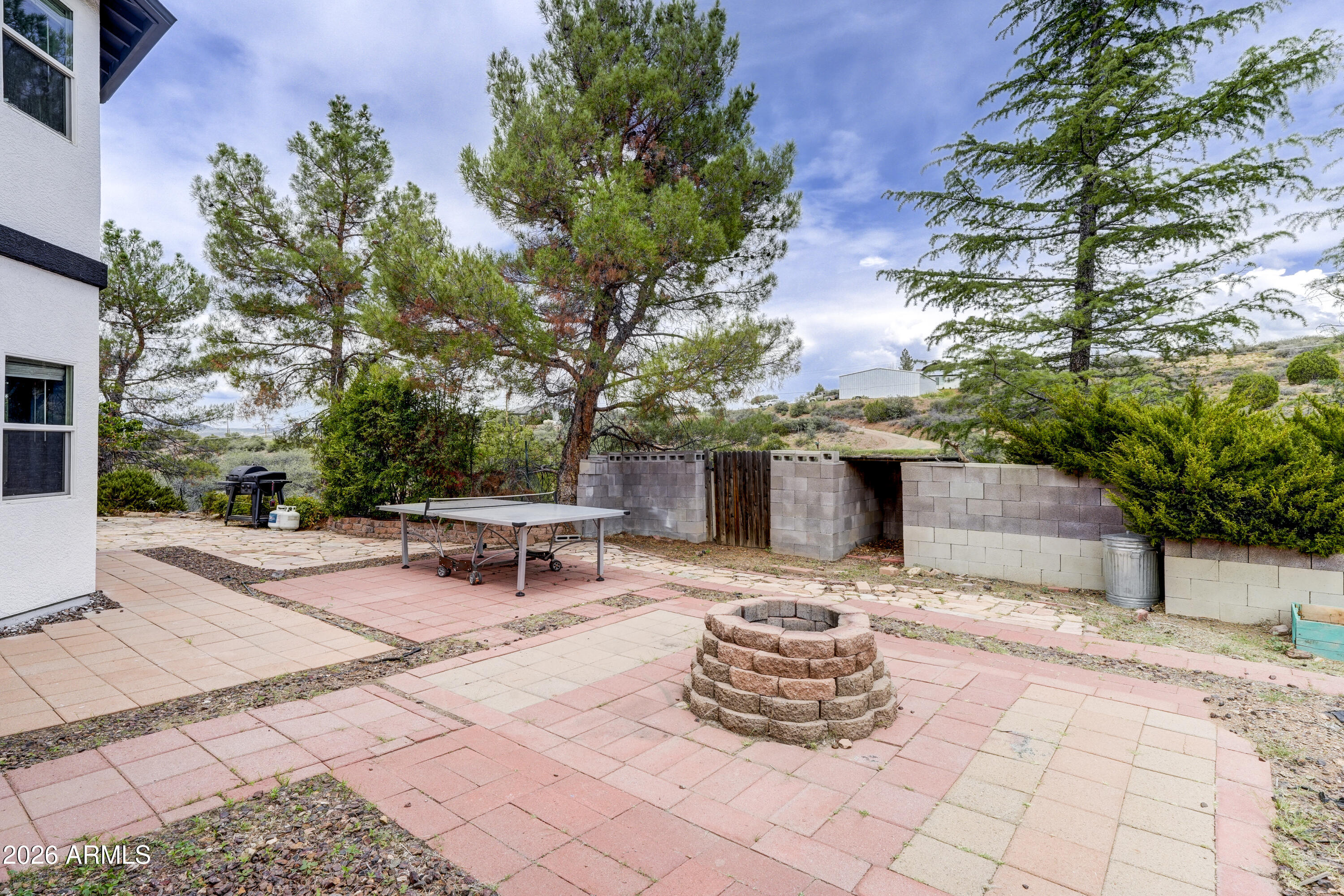 COMMAND ESTATES - Residential
