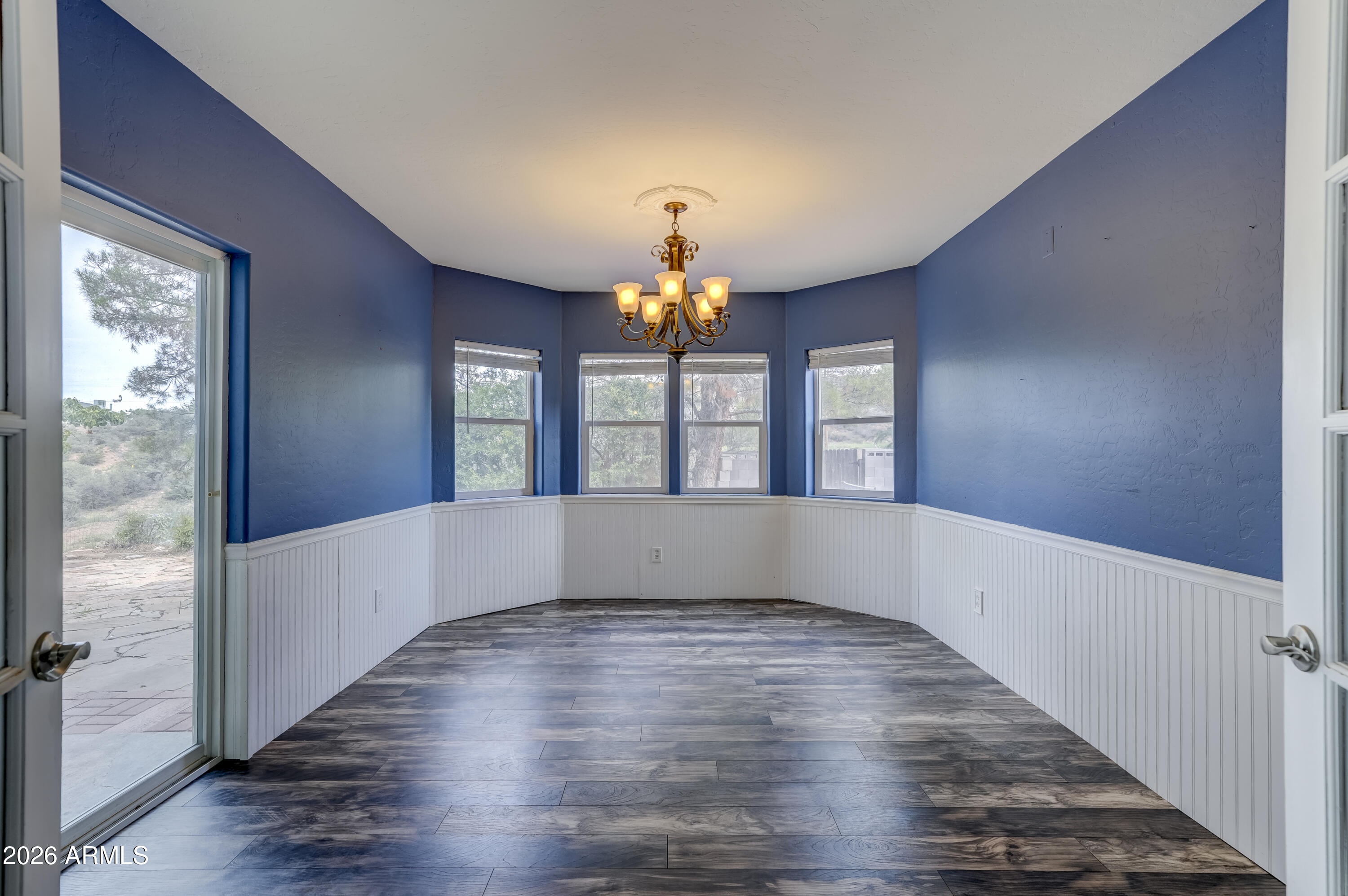 COMMAND ESTATES - Residential