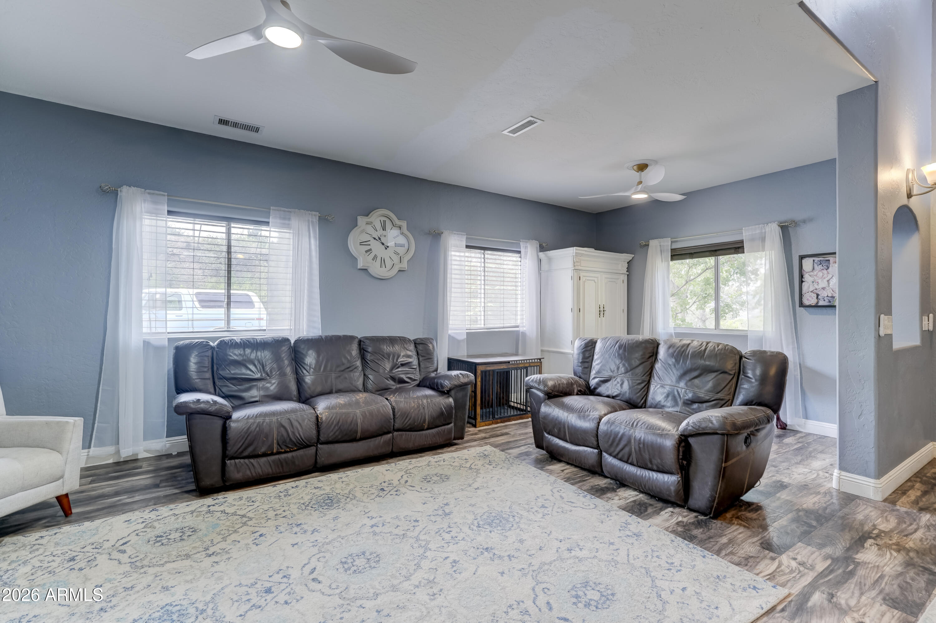 COMMAND ESTATES - Residential