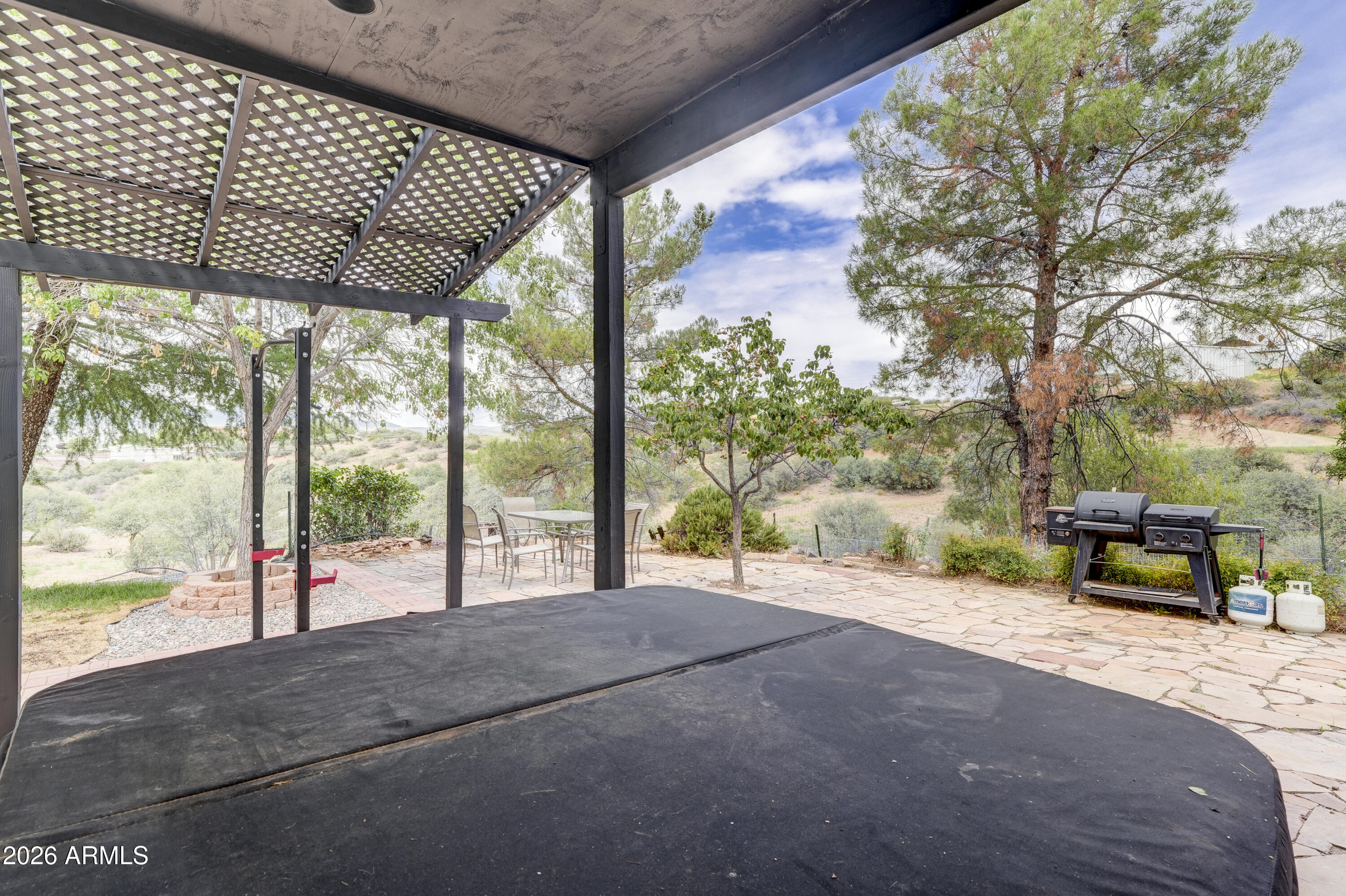 COMMAND ESTATES - Residential