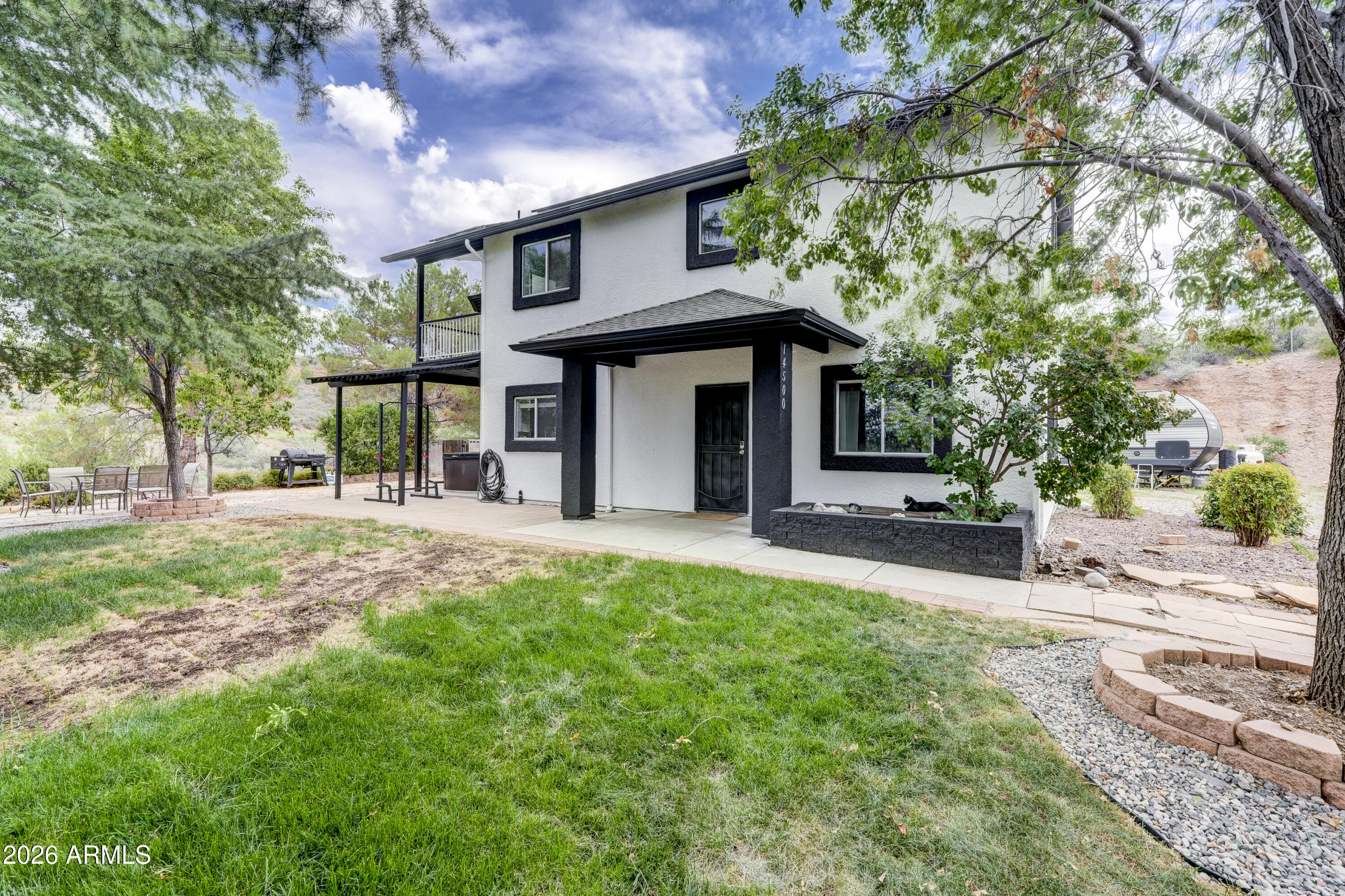 COMMAND ESTATES - Residential