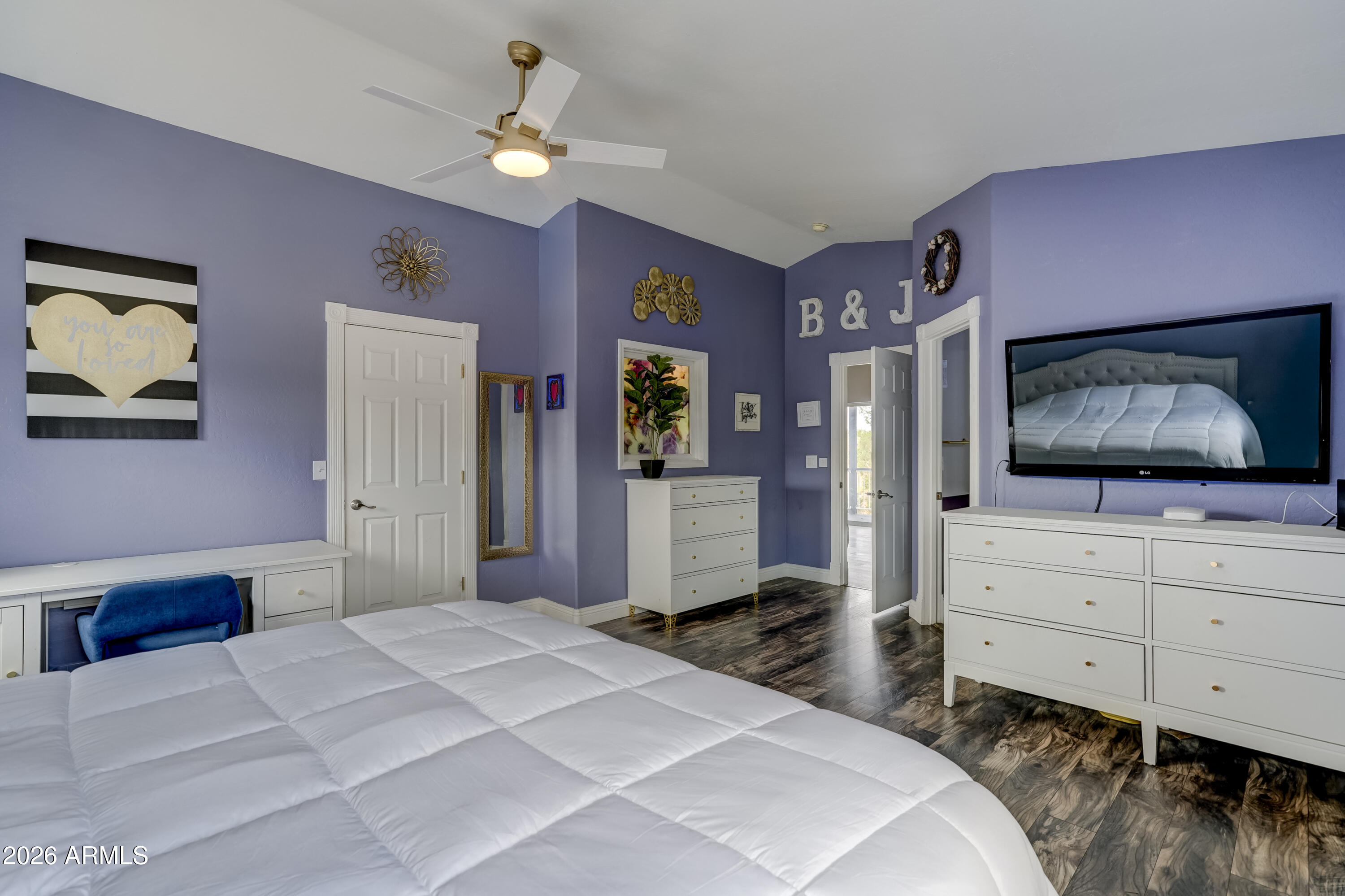 COMMAND ESTATES - Residential