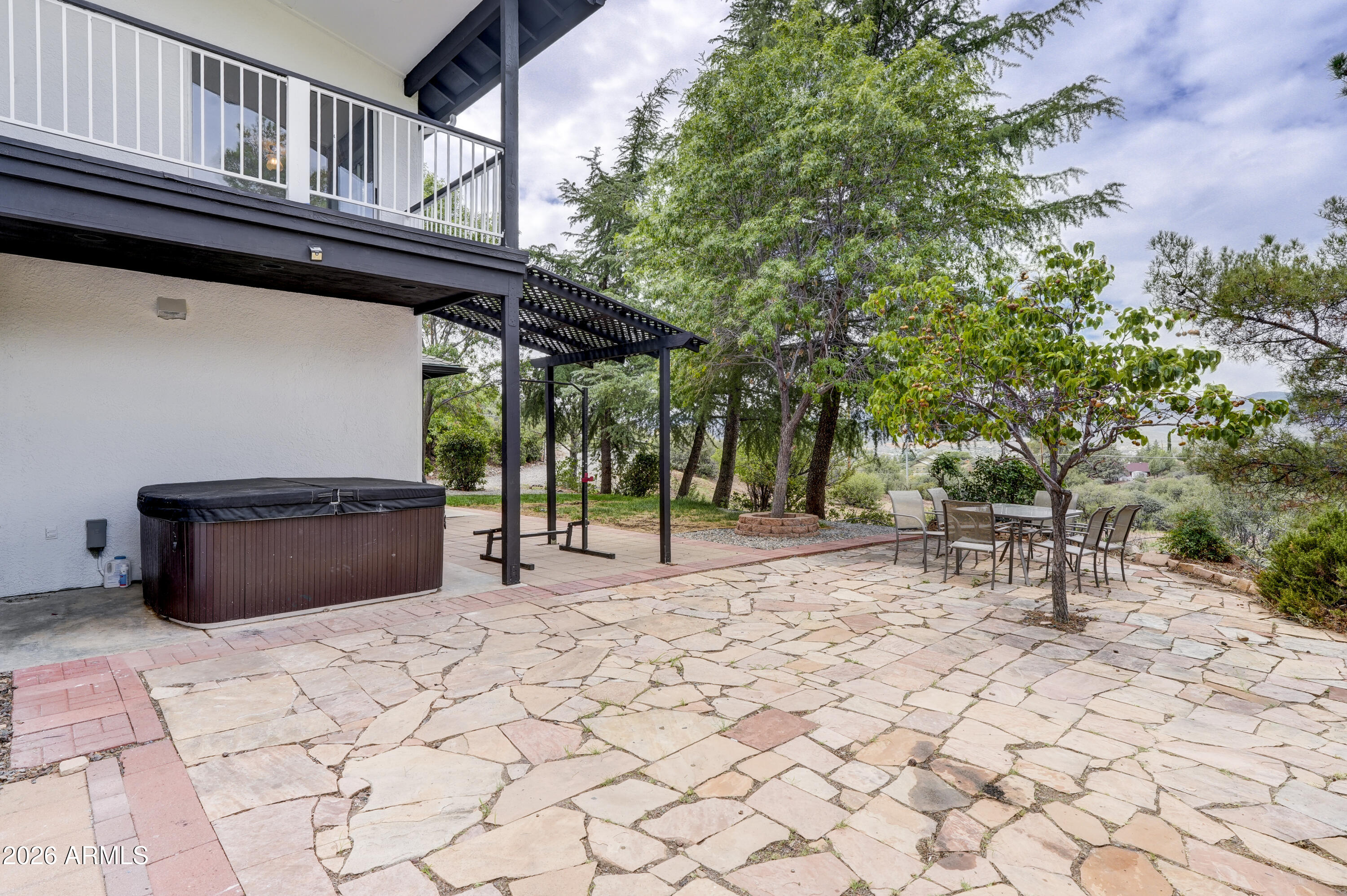 COMMAND ESTATES - Residential