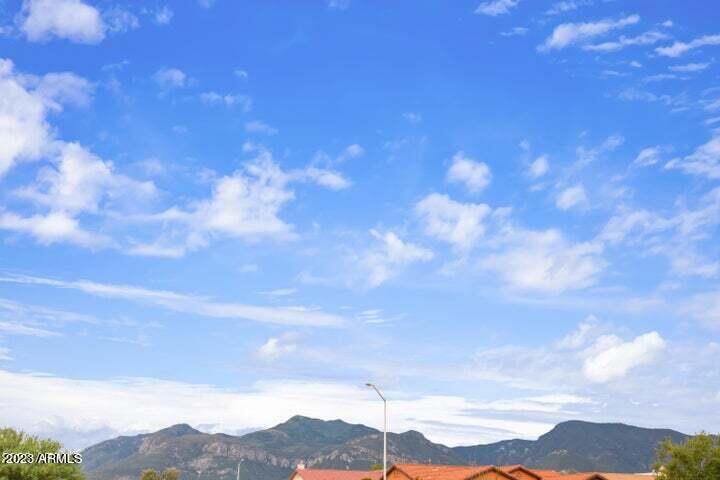 CANYON DE FLORES PHASE 2B - Residential Lease