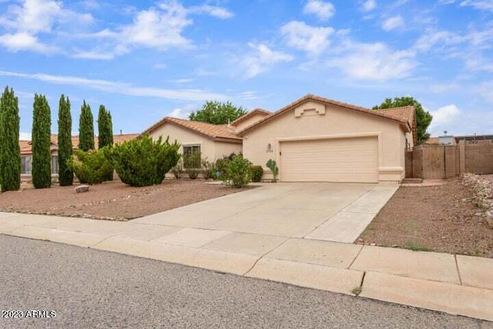 CANYON DE FLORES PHASE 2B - Residential Lease