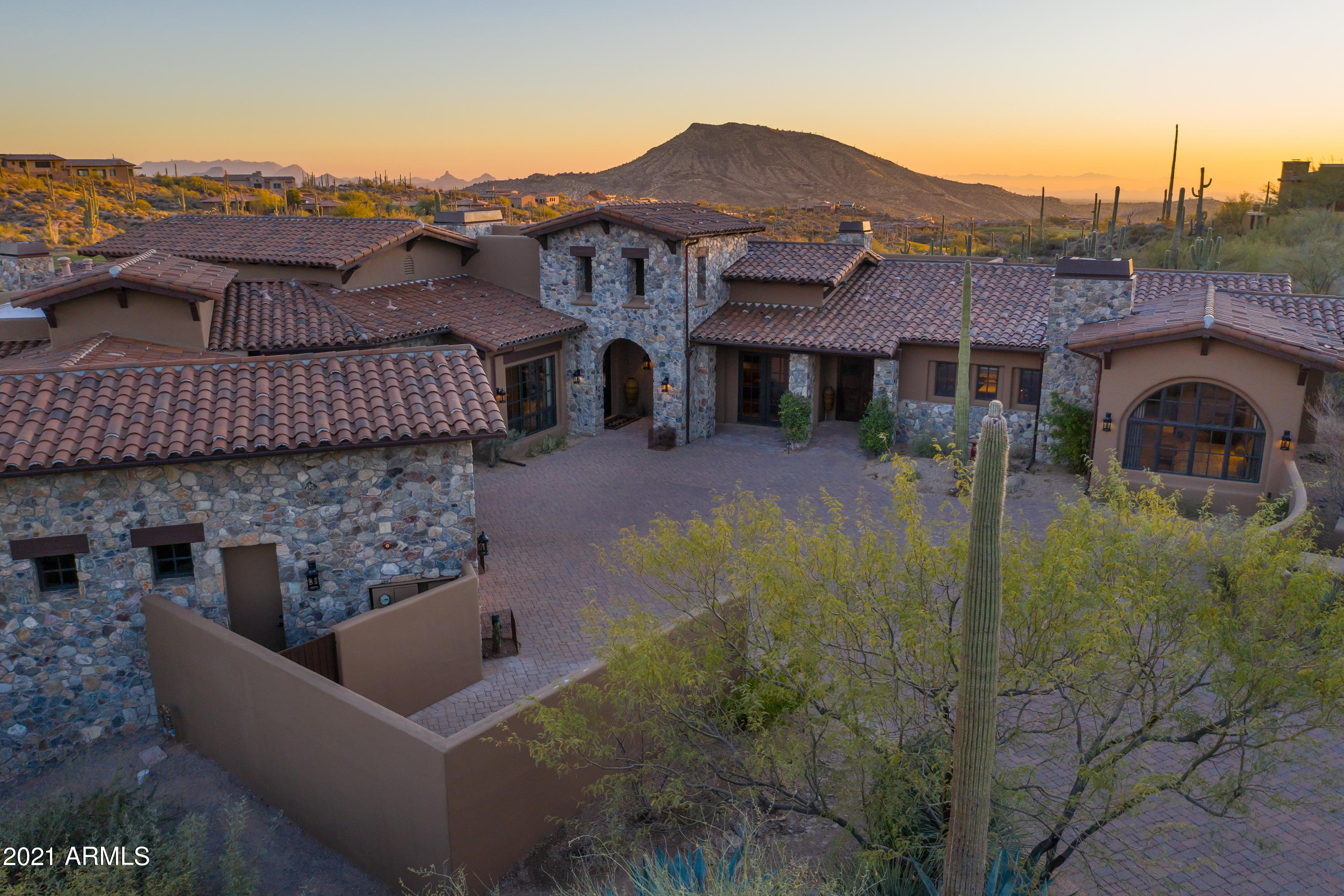 DESERT MOUNTAIN - Residential