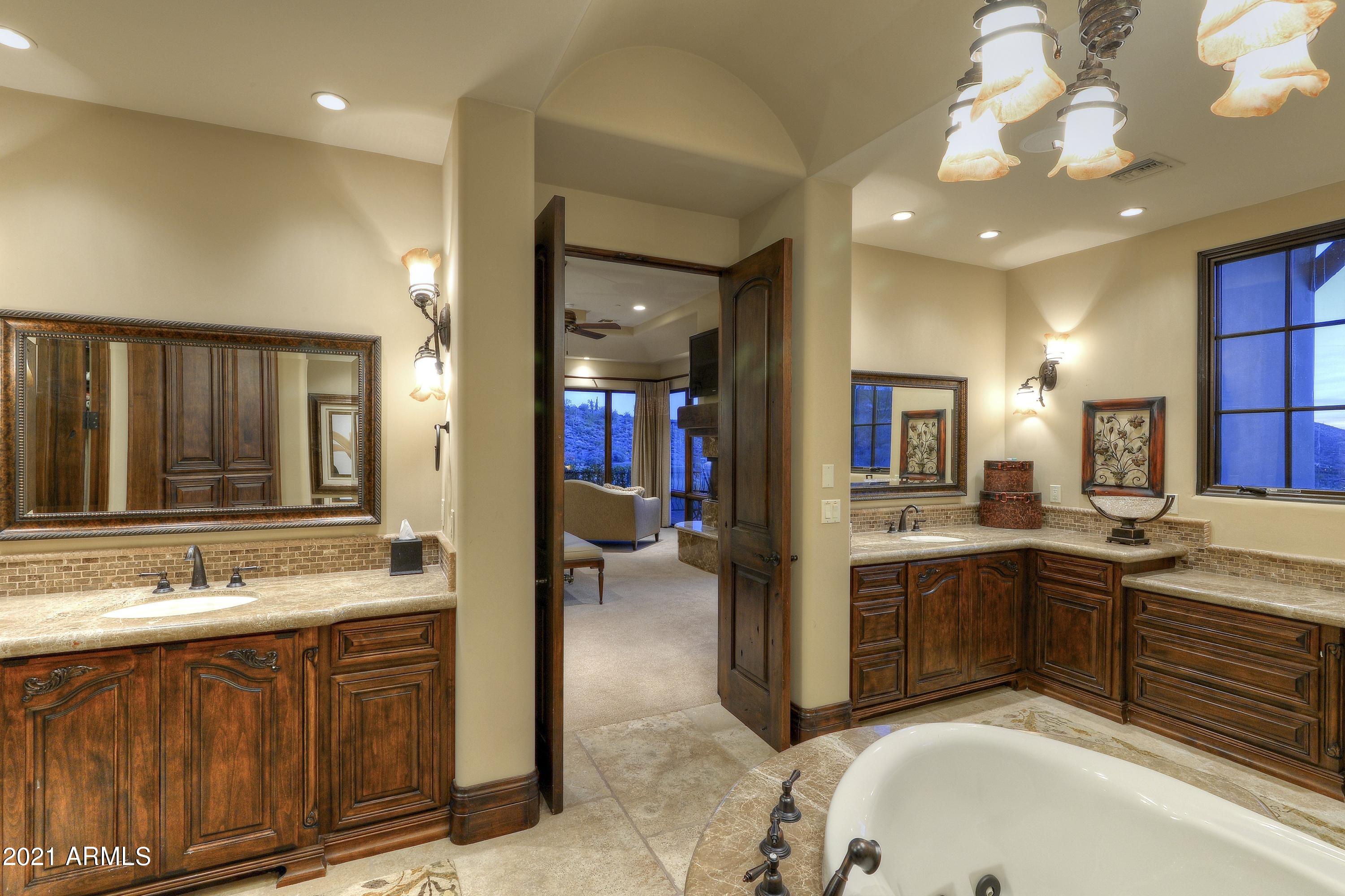 DESERT MOUNTAIN - Residential