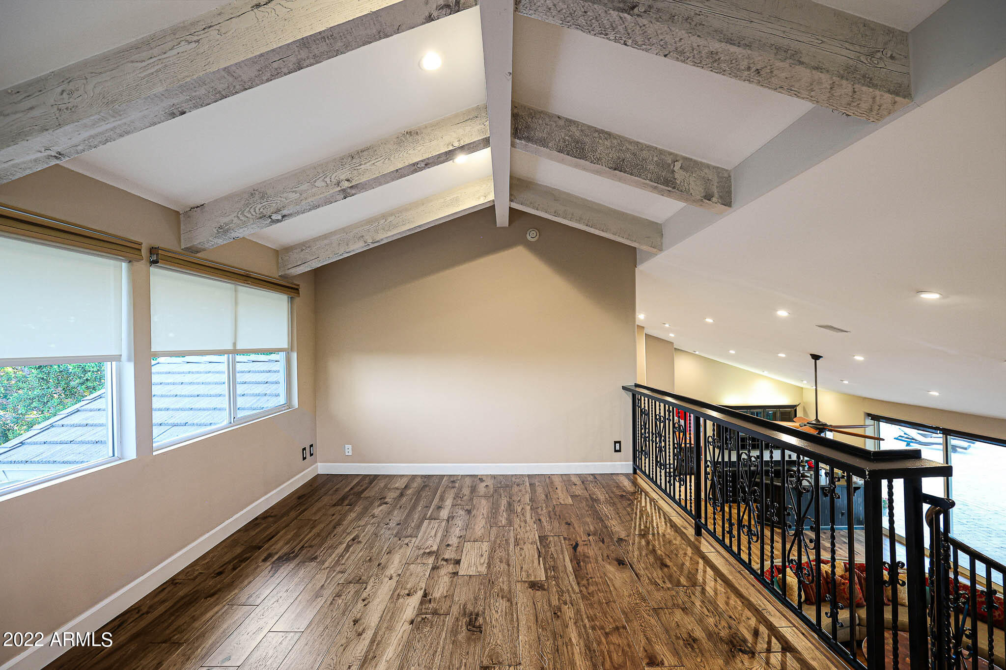 Vista Los Arcos - Residential