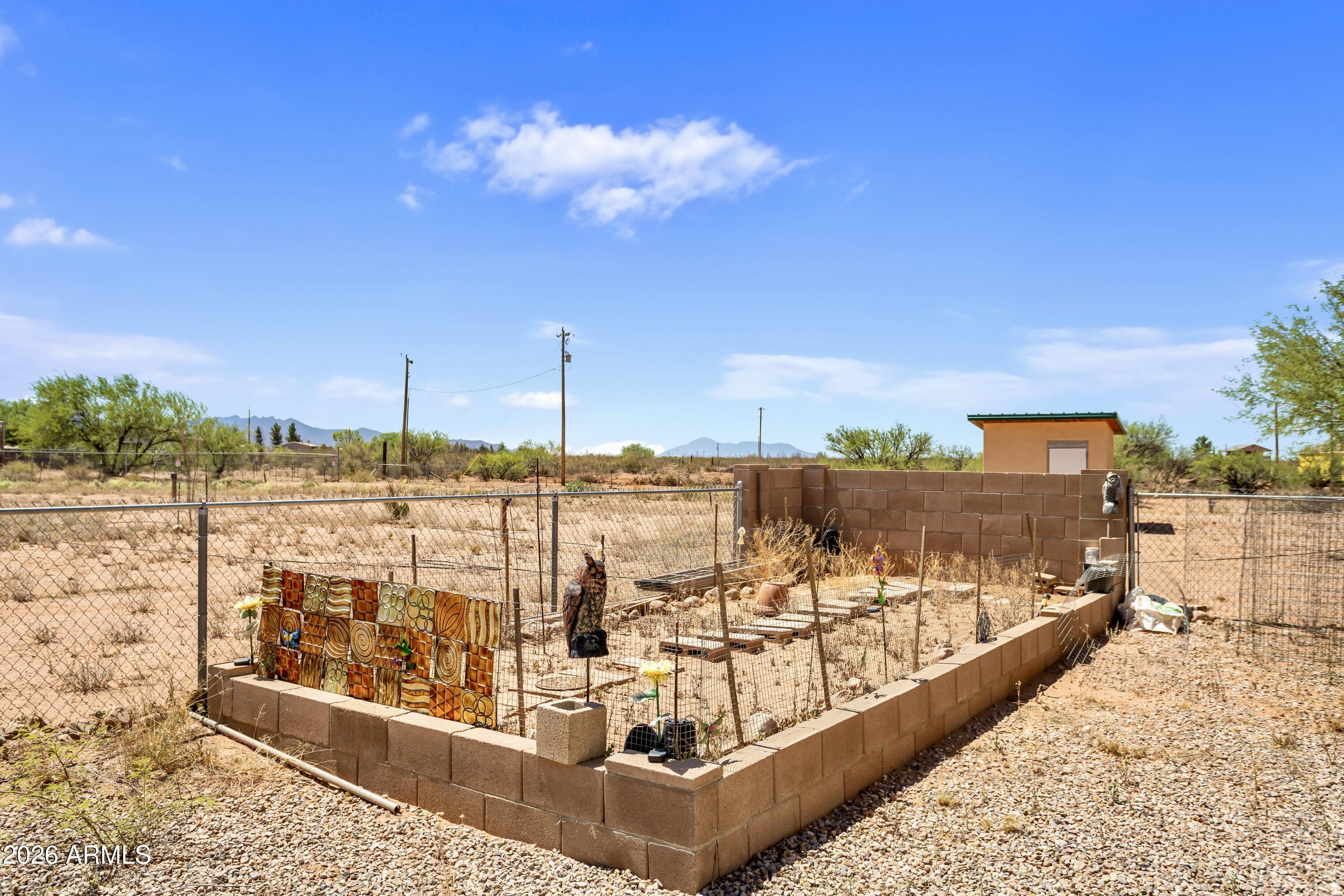 HIGH KNOLL RANCHES - Residential