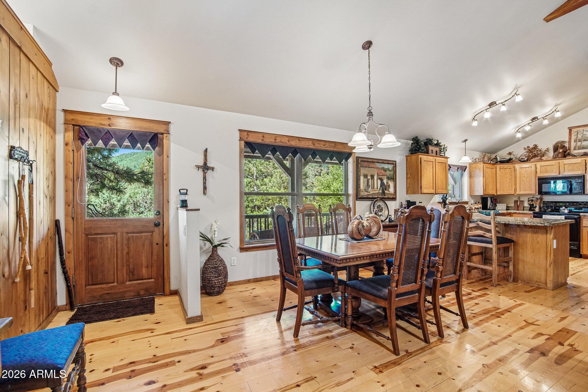 PORTAL PINE CREEK CANYON 4 - Residential