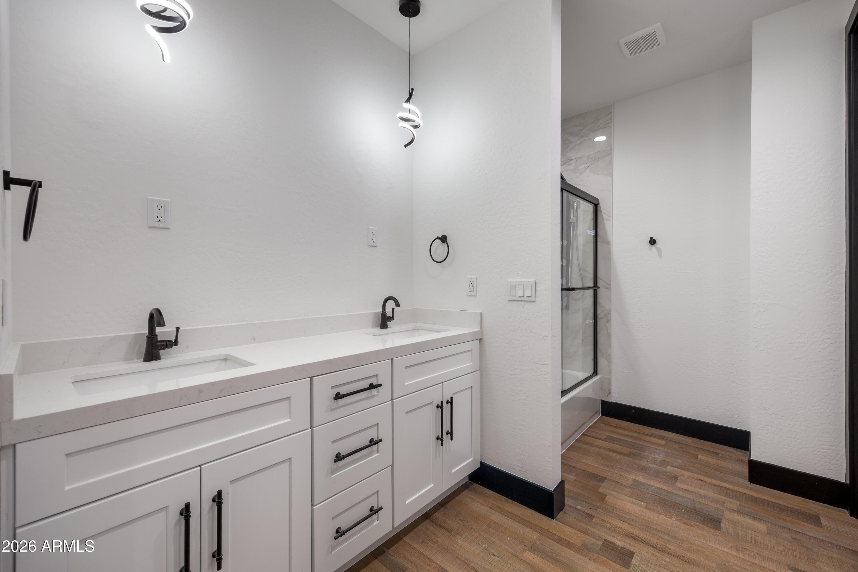 THE RETREAT VILLAS AT BISON CROSSING - Residential