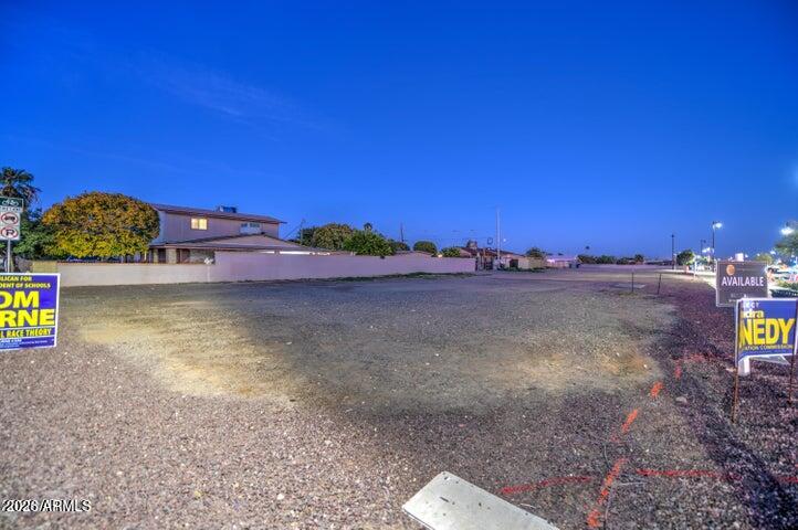 EL MIRAGE - Land