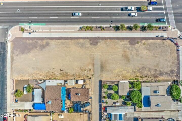 EL MIRAGE - Land
