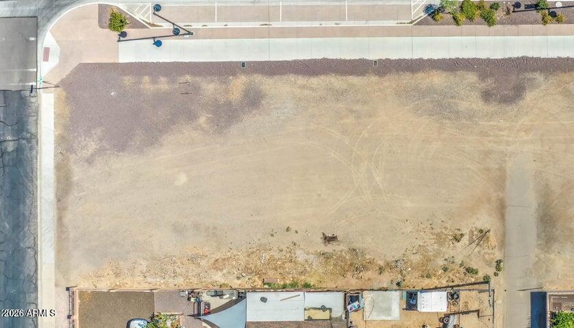 EL MIRAGE - Land