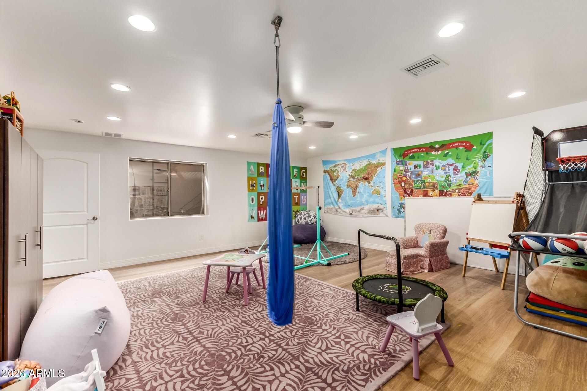 Custom Home at South Mountain Foothills. - Residential
