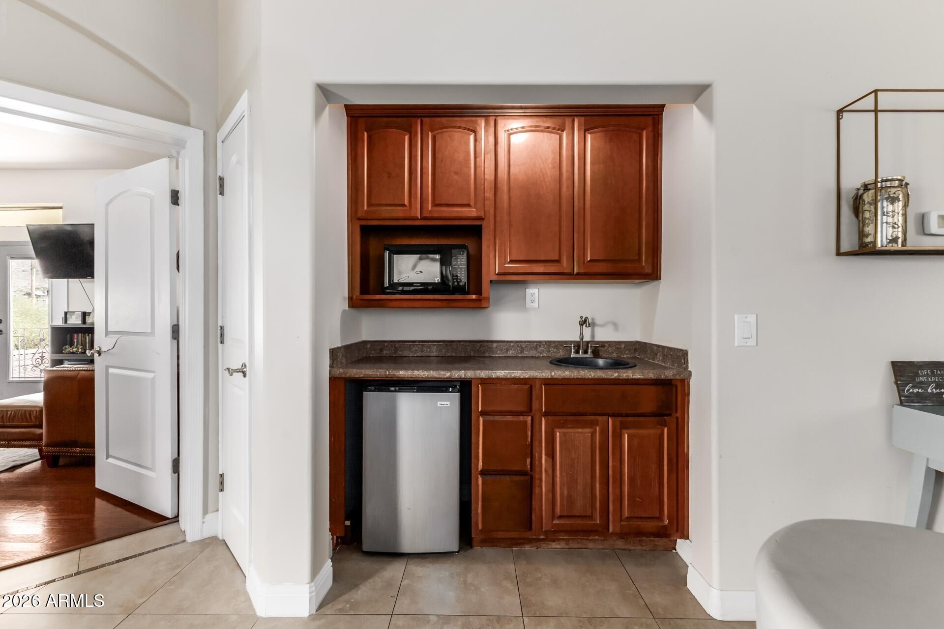 Custom Home at South Mountain Foothills. - Residential