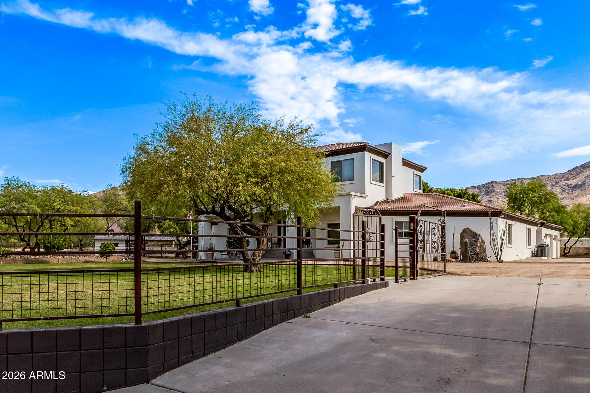 Custom Home at South Mountain Foothills. - Residential