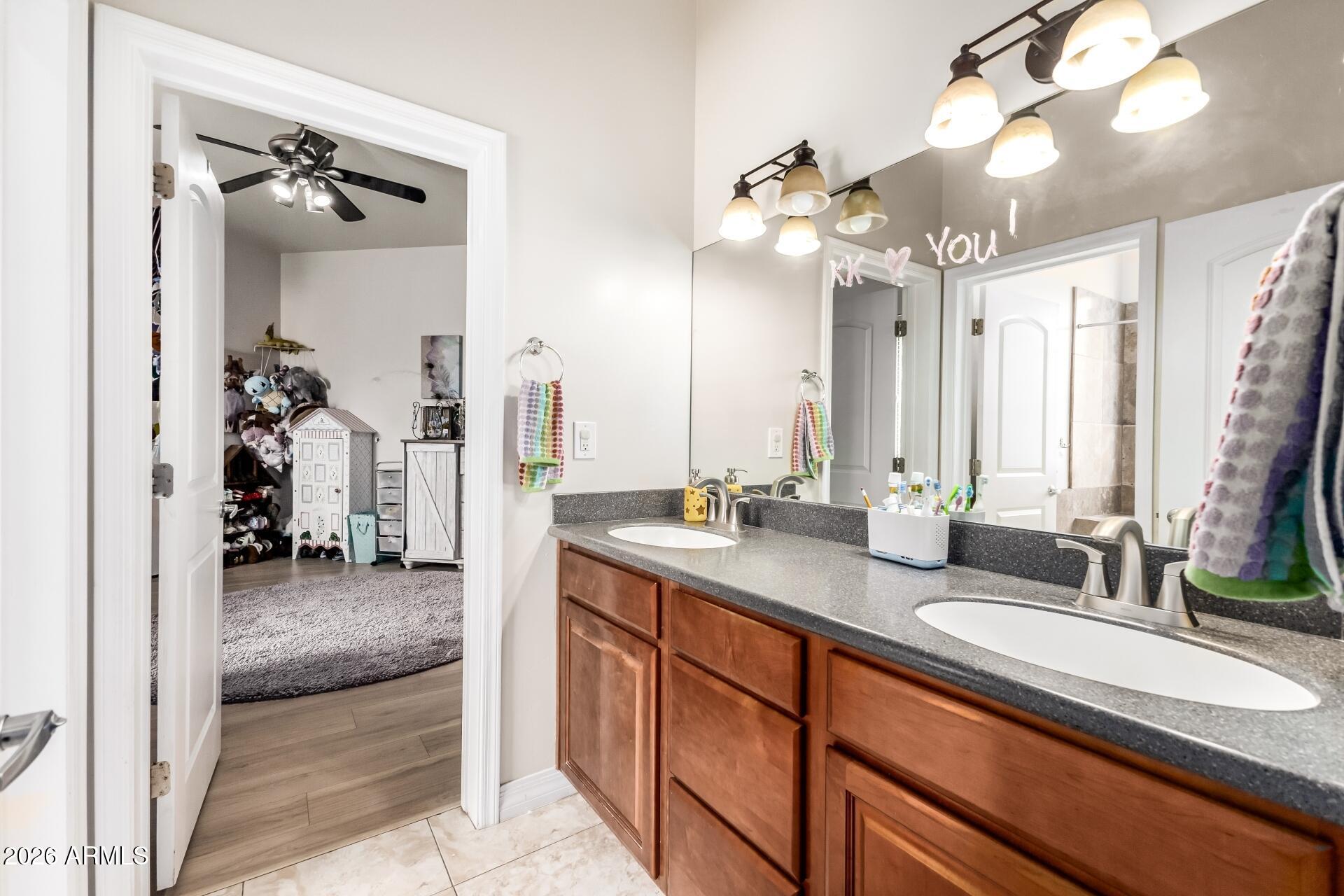 Custom Home at South Mountain Foothills. - Residential