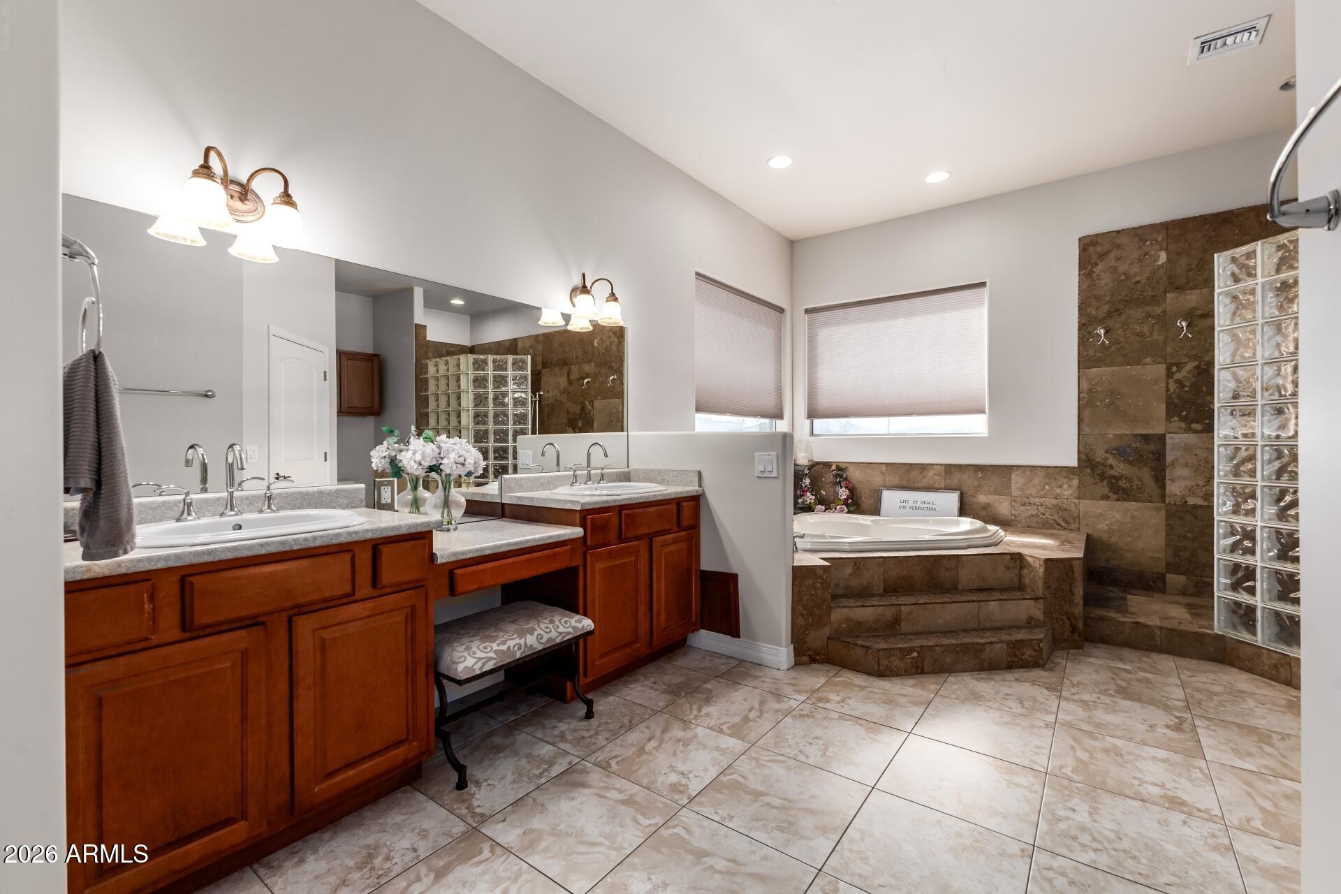 Custom Home at South Mountain Foothills. - Residential