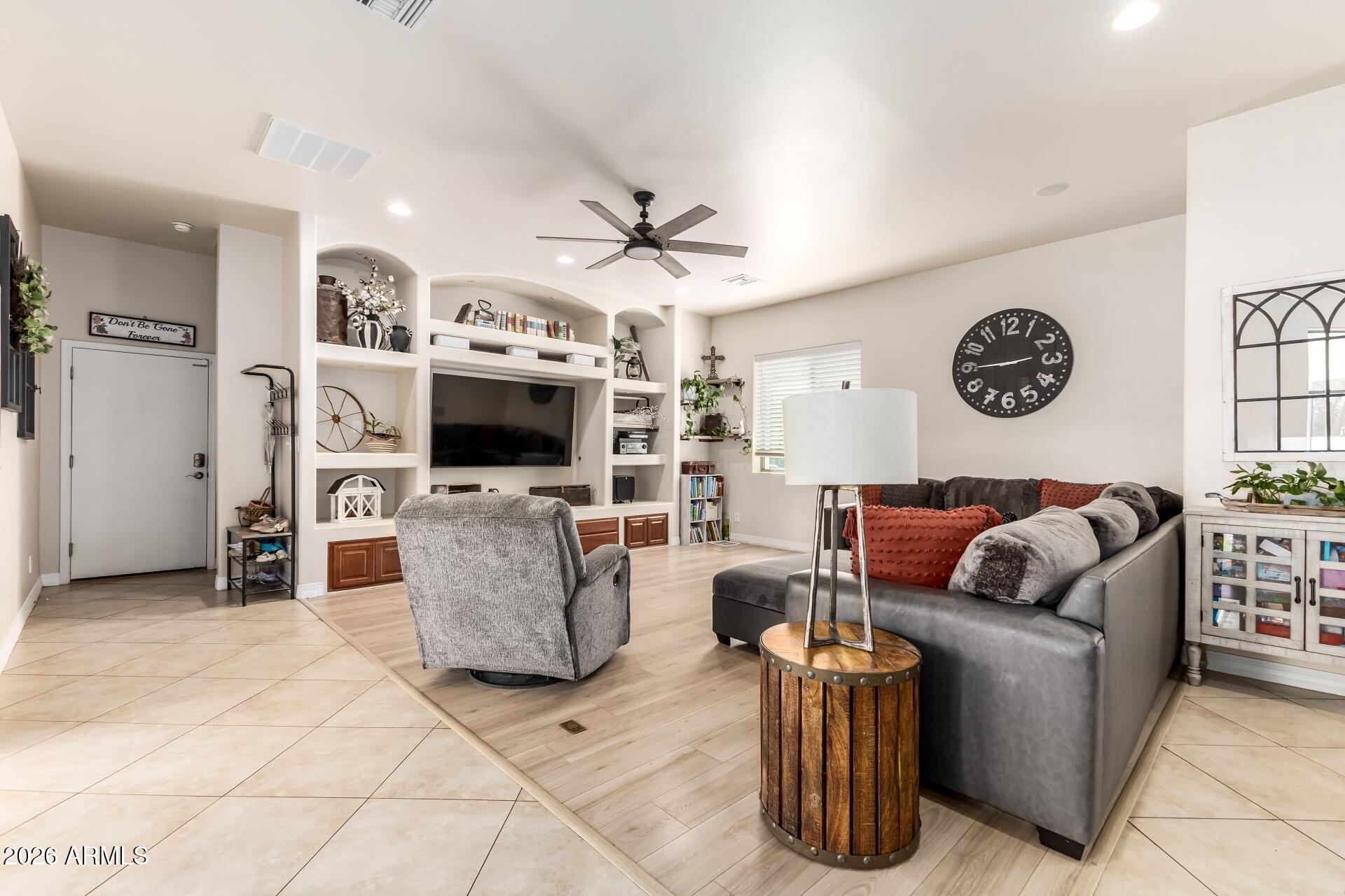 Custom Home at South Mountain Foothills. - Residential