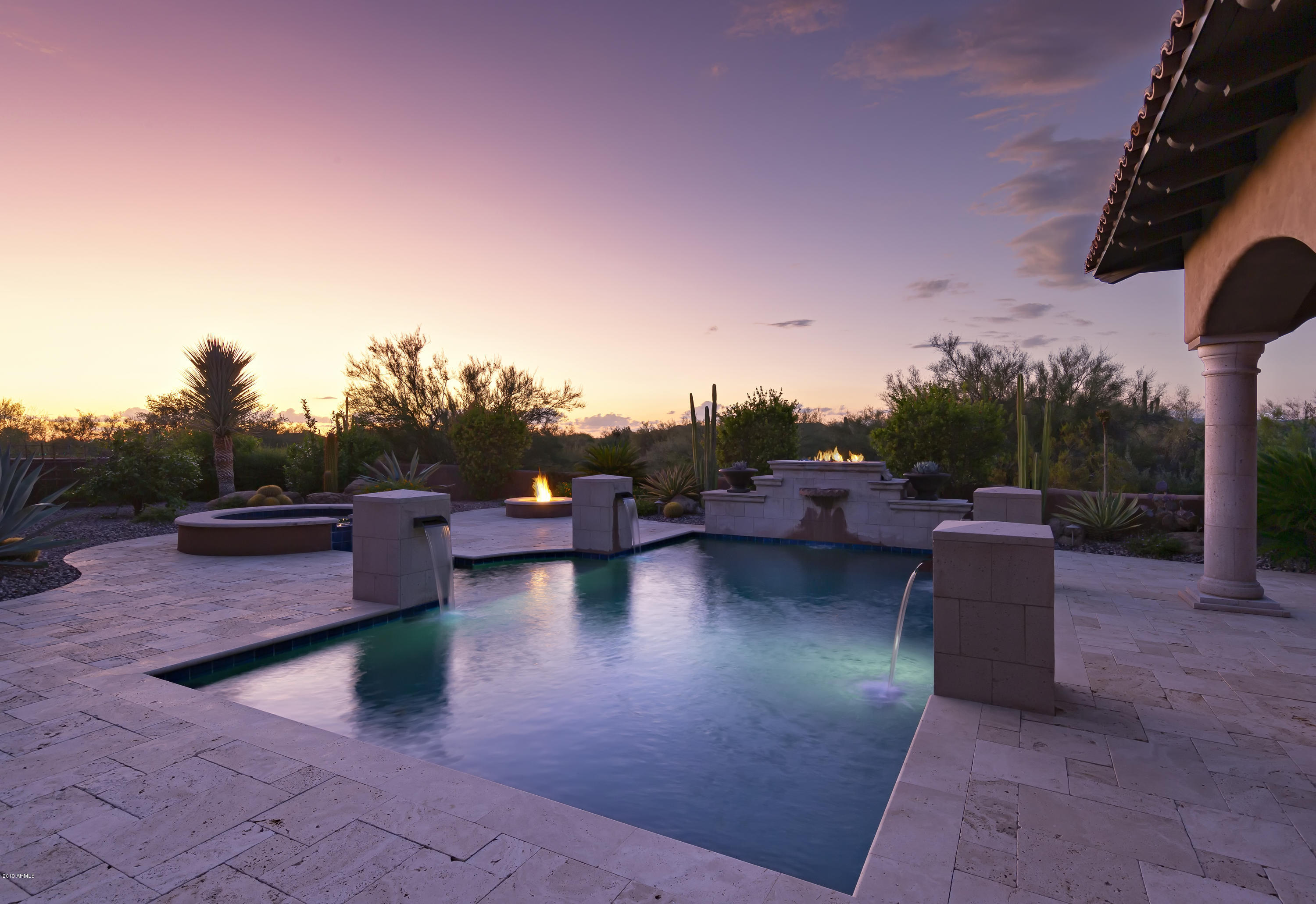 Whisper Rock - Residential