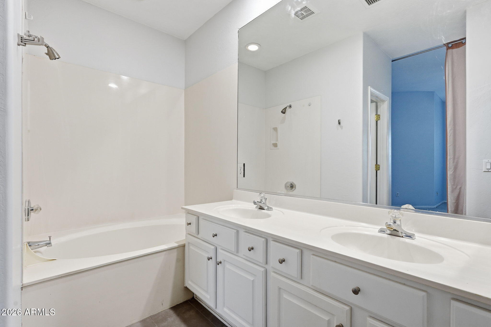 VINTAGE CONDOMINIUM - Residential