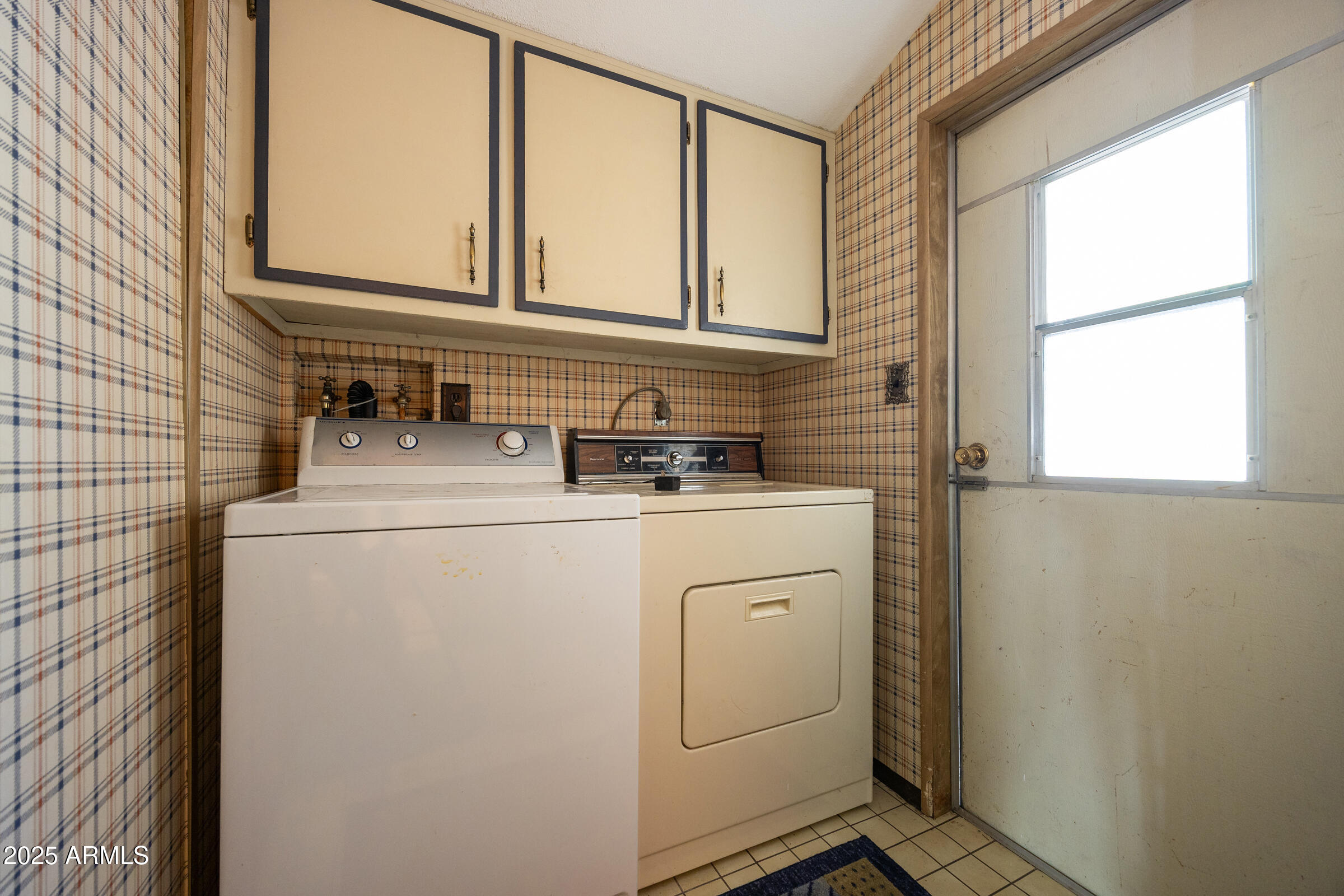 PINEWOOD 11A - Residential