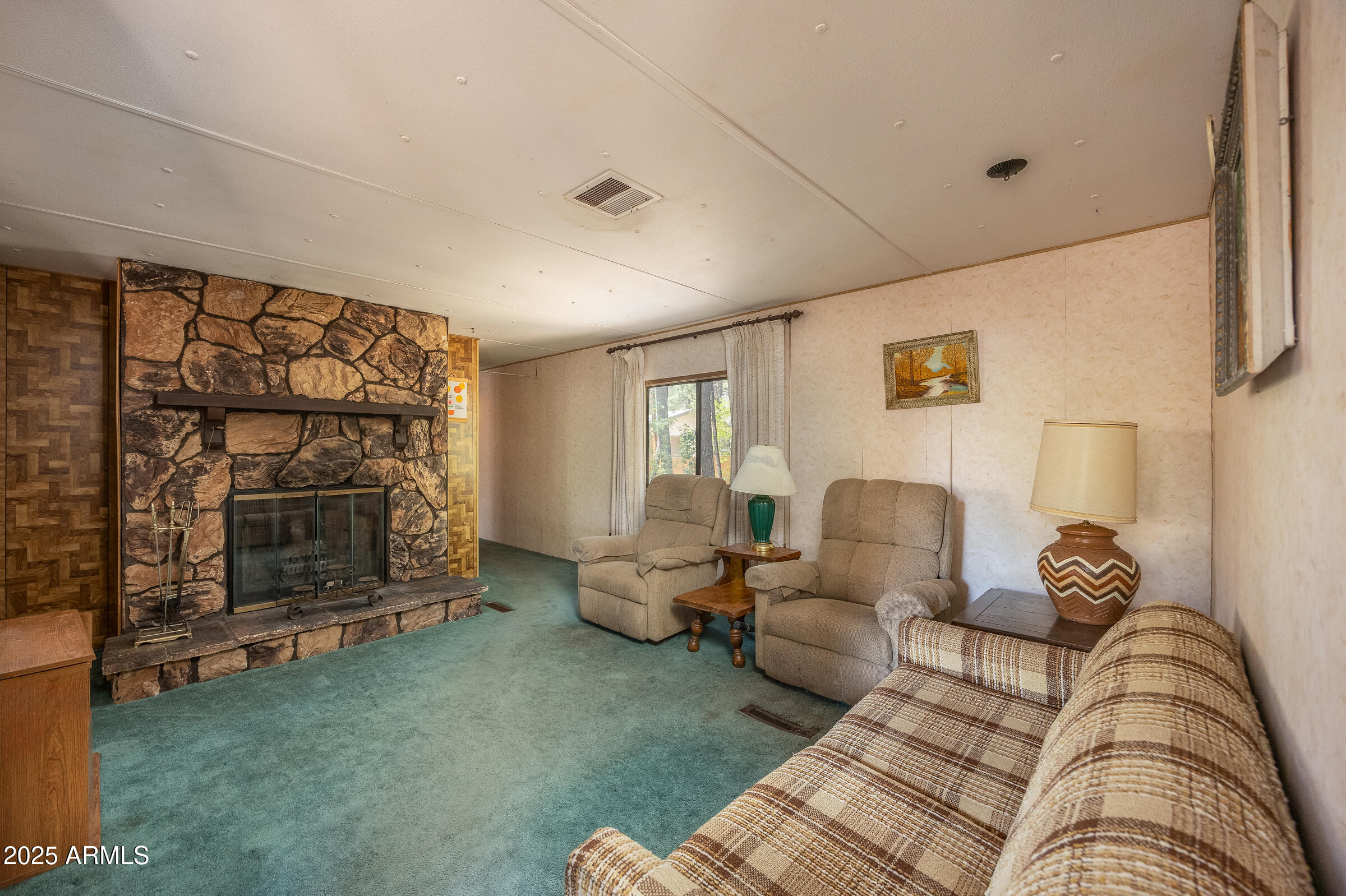 PINEWOOD 11A - Residential