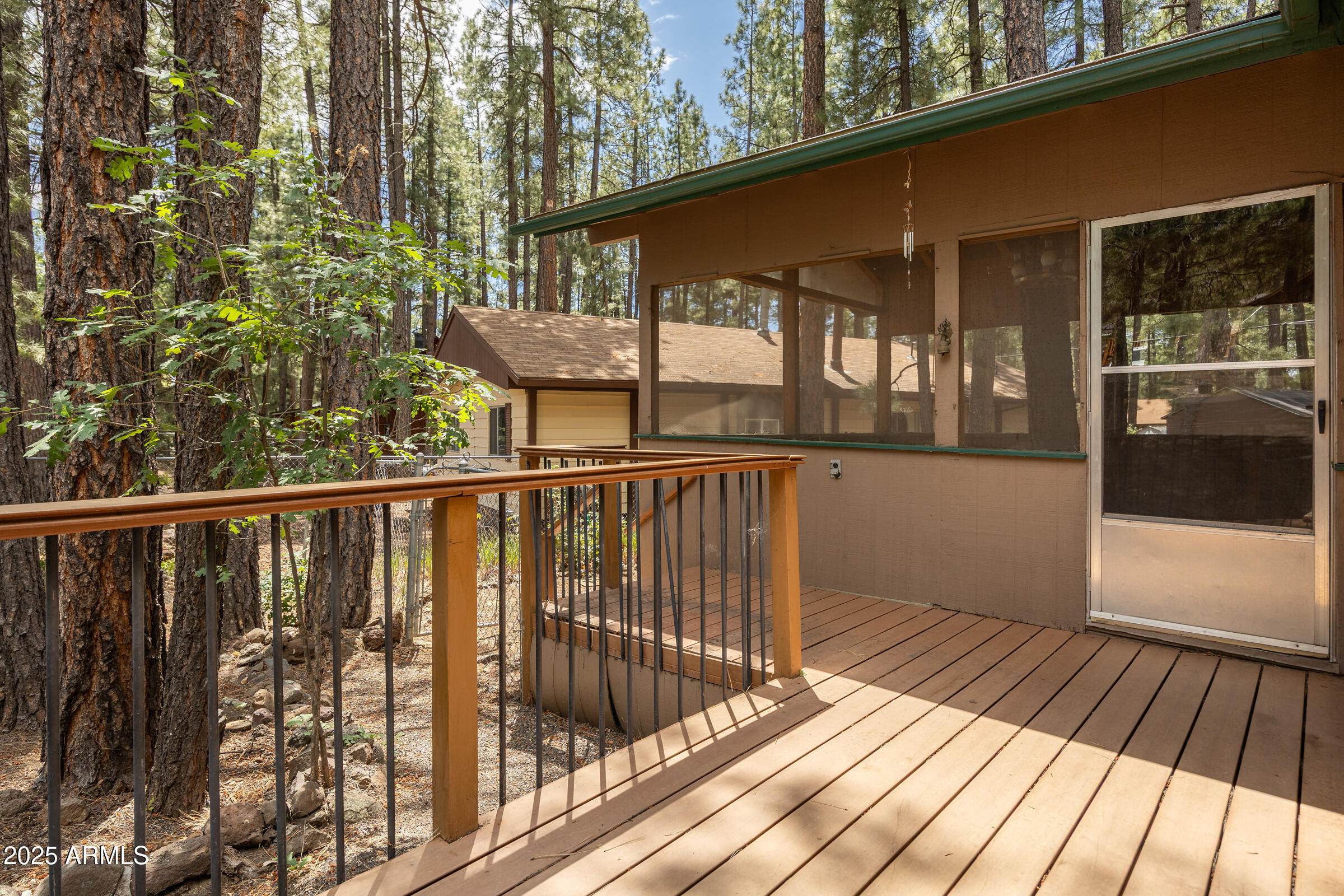 PINEWOOD 11A - Residential