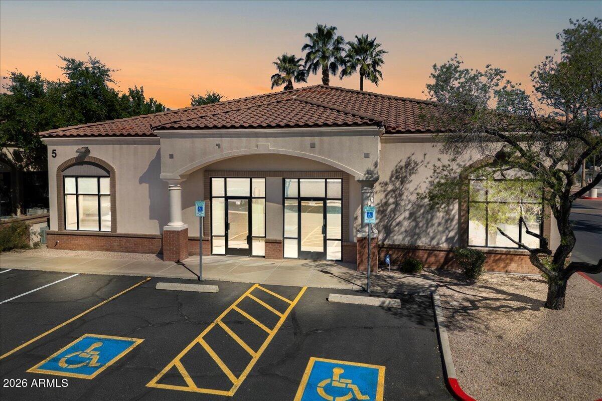 GILBERT PROFESSIONAL PARK - Commercial Sale