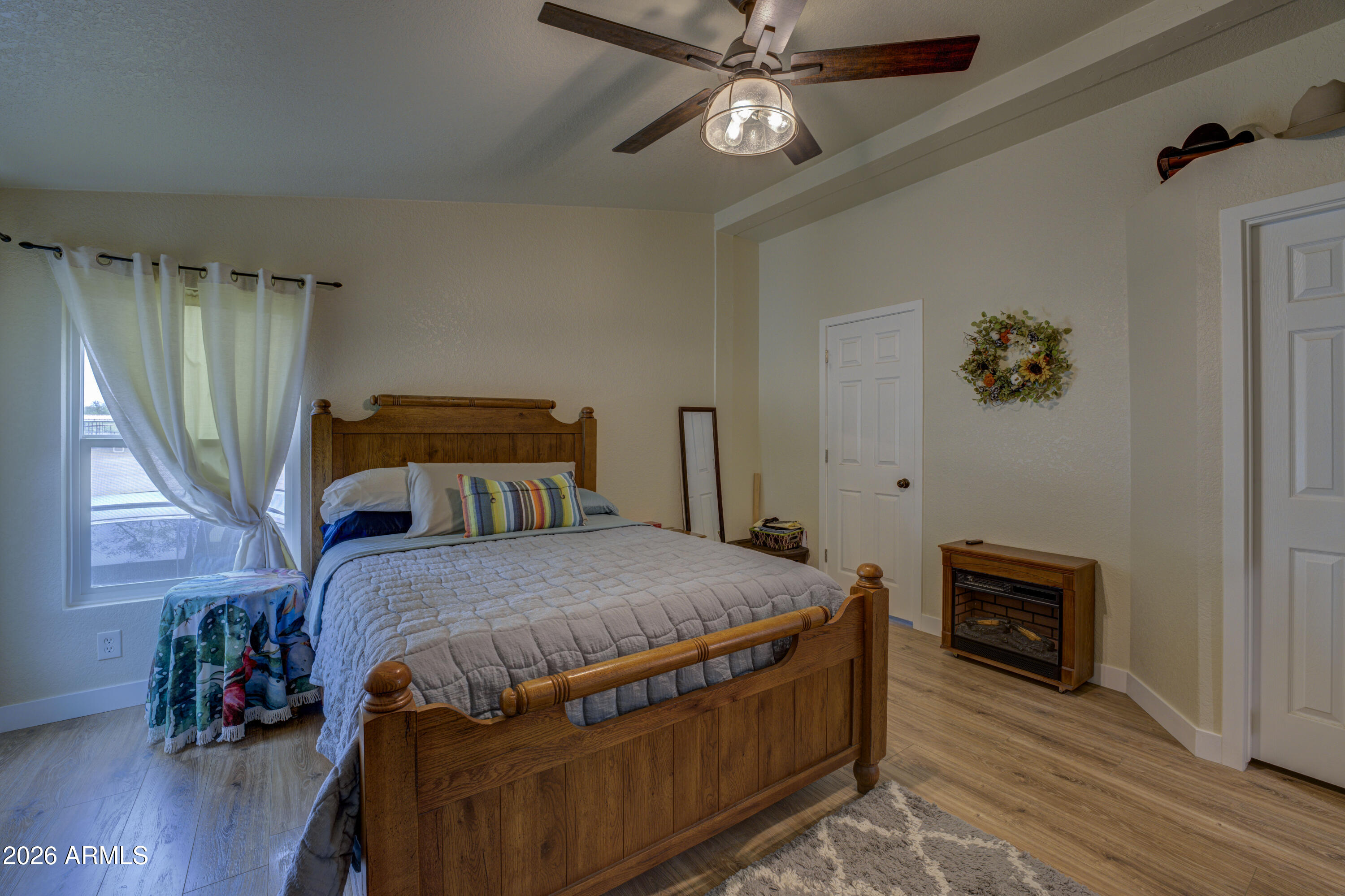 Ag zoned Horse Ranch for ropers. - Residential