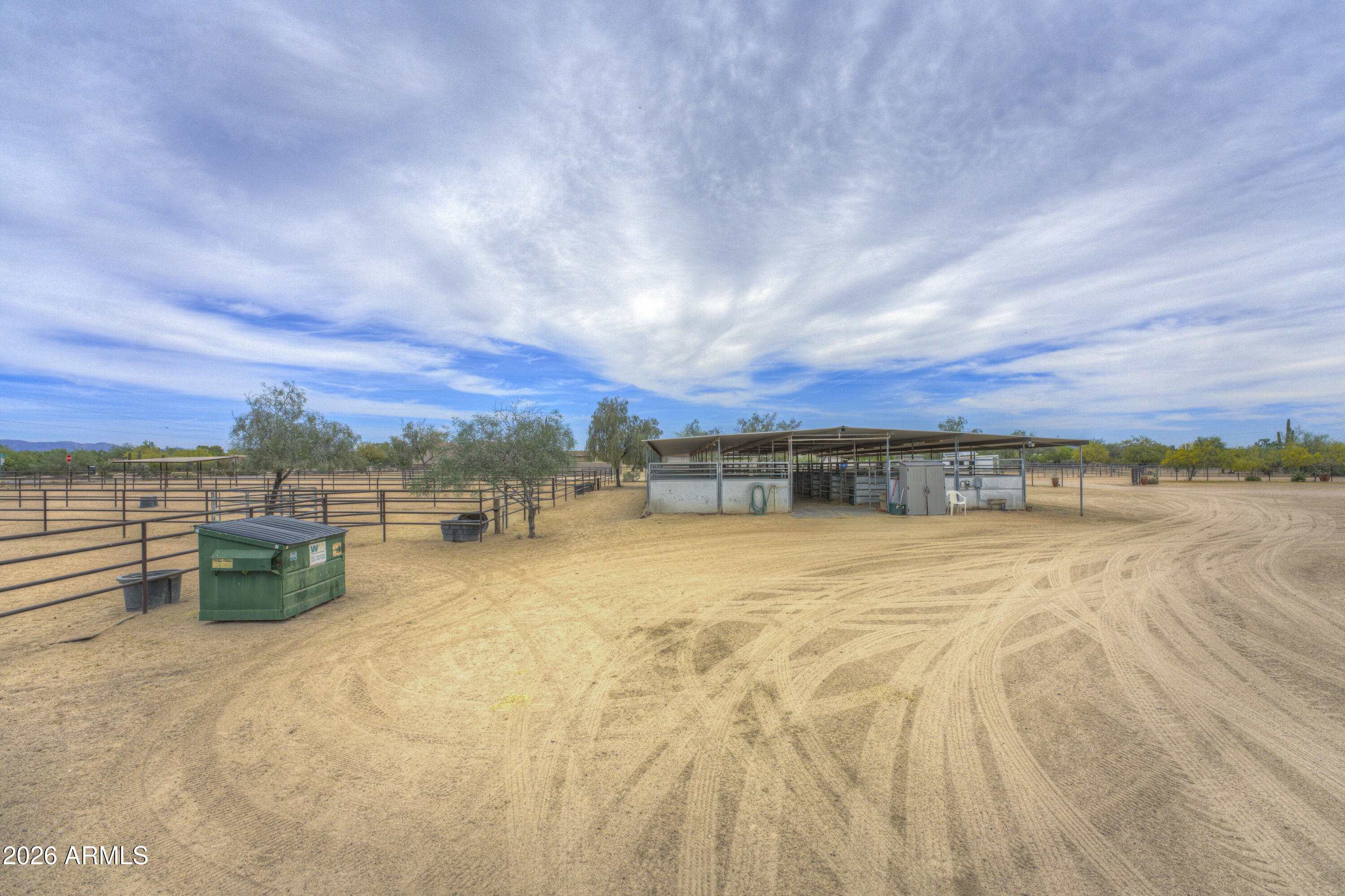Ag zoned Horse Ranch for ropers. - Residential