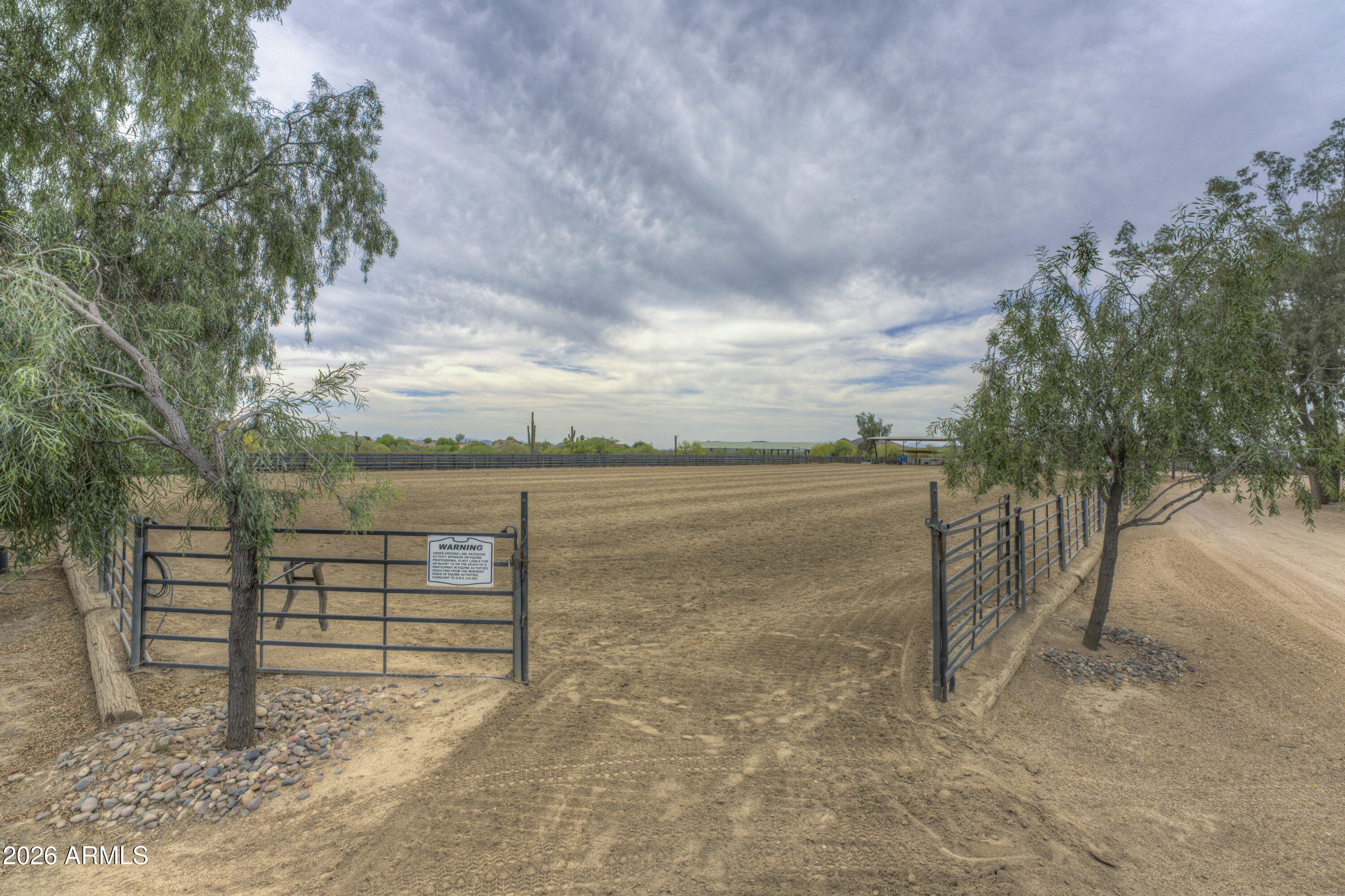 Ag zoned Horse Ranch for ropers. - Residential