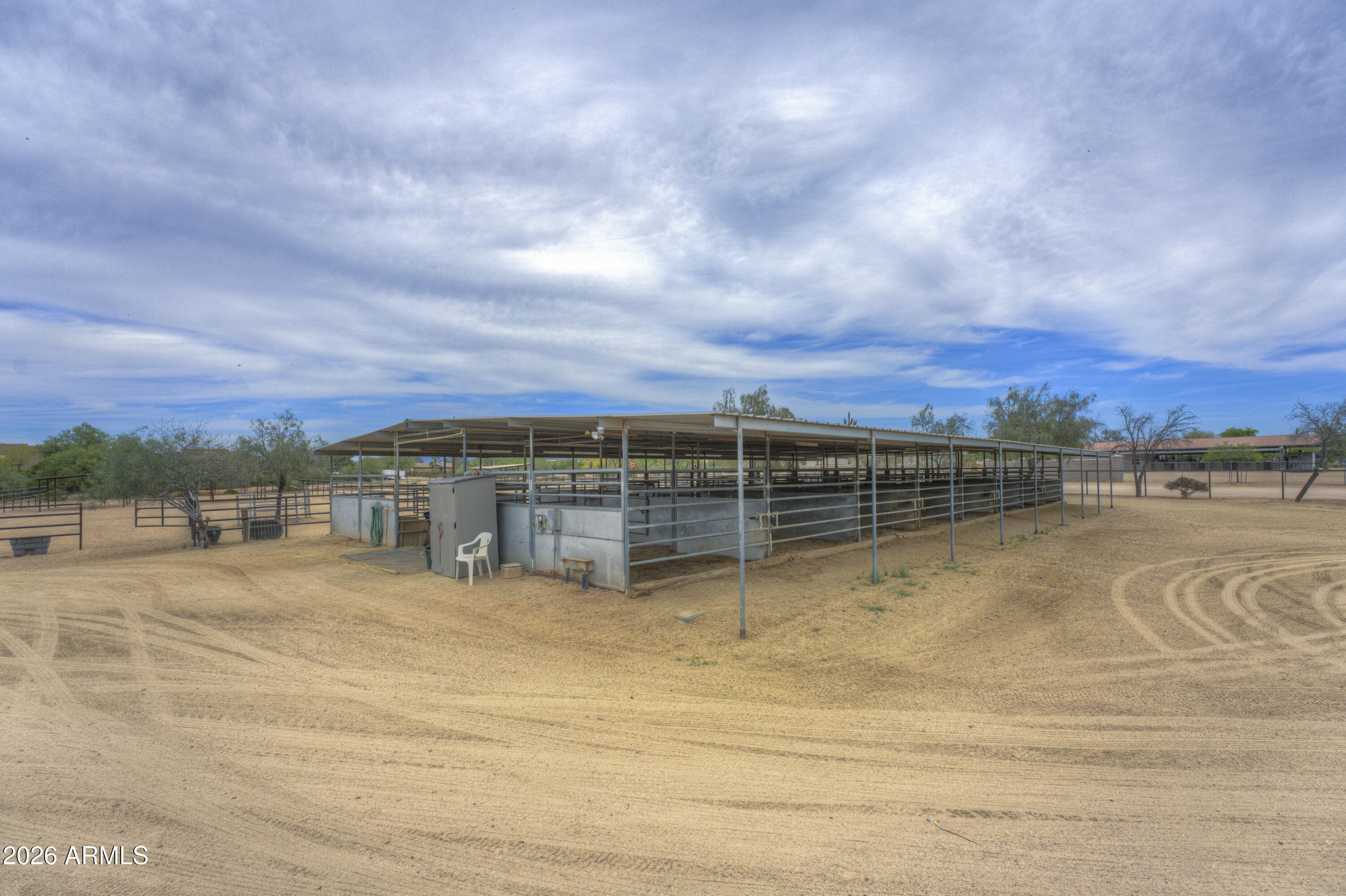 Ag zoned Horse Ranch for ropers. - Residential