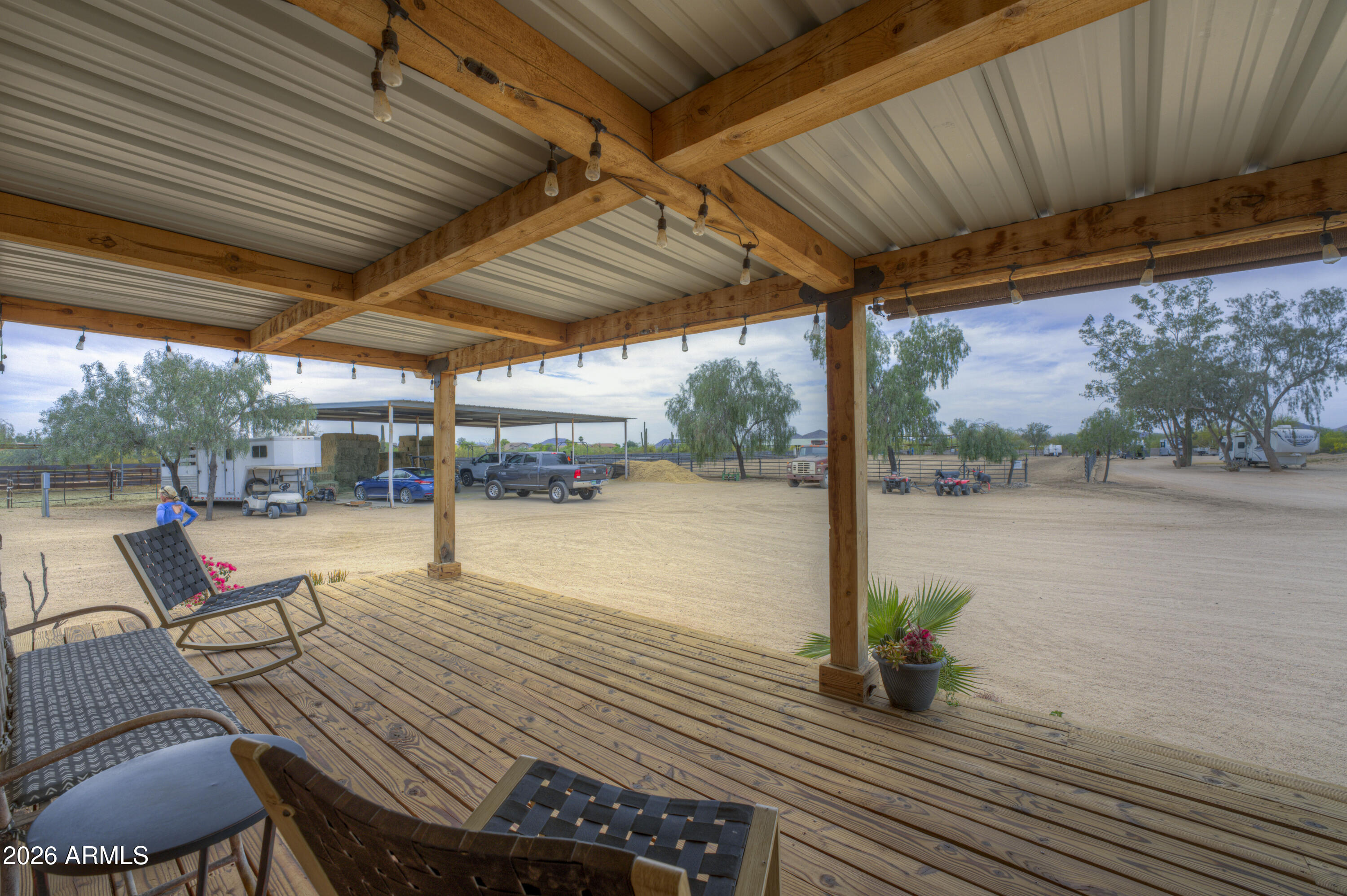 Ag zoned Horse Ranch for ropers. - Residential
