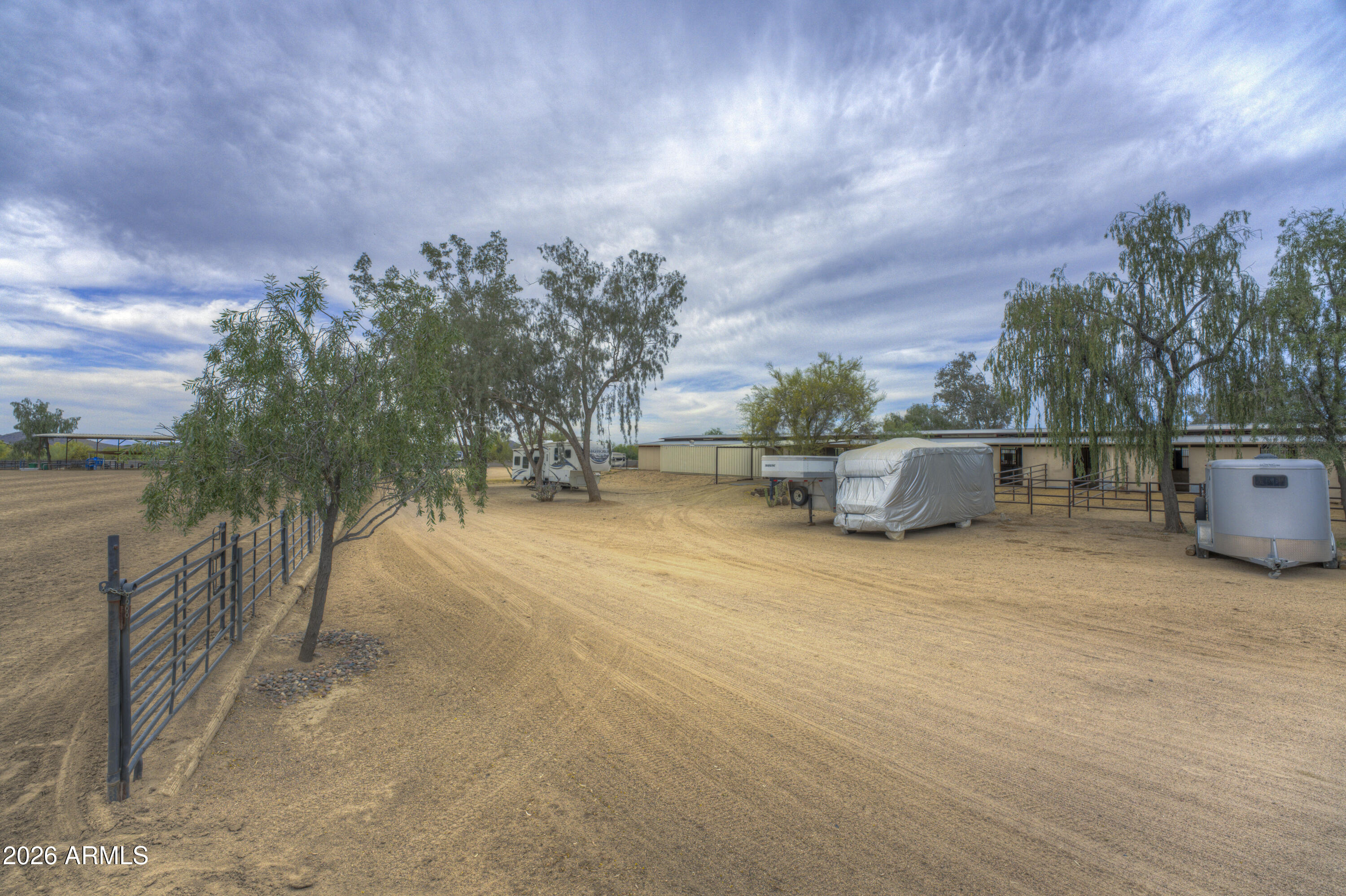 Ag zoned Horse Ranch for ropers. - Residential