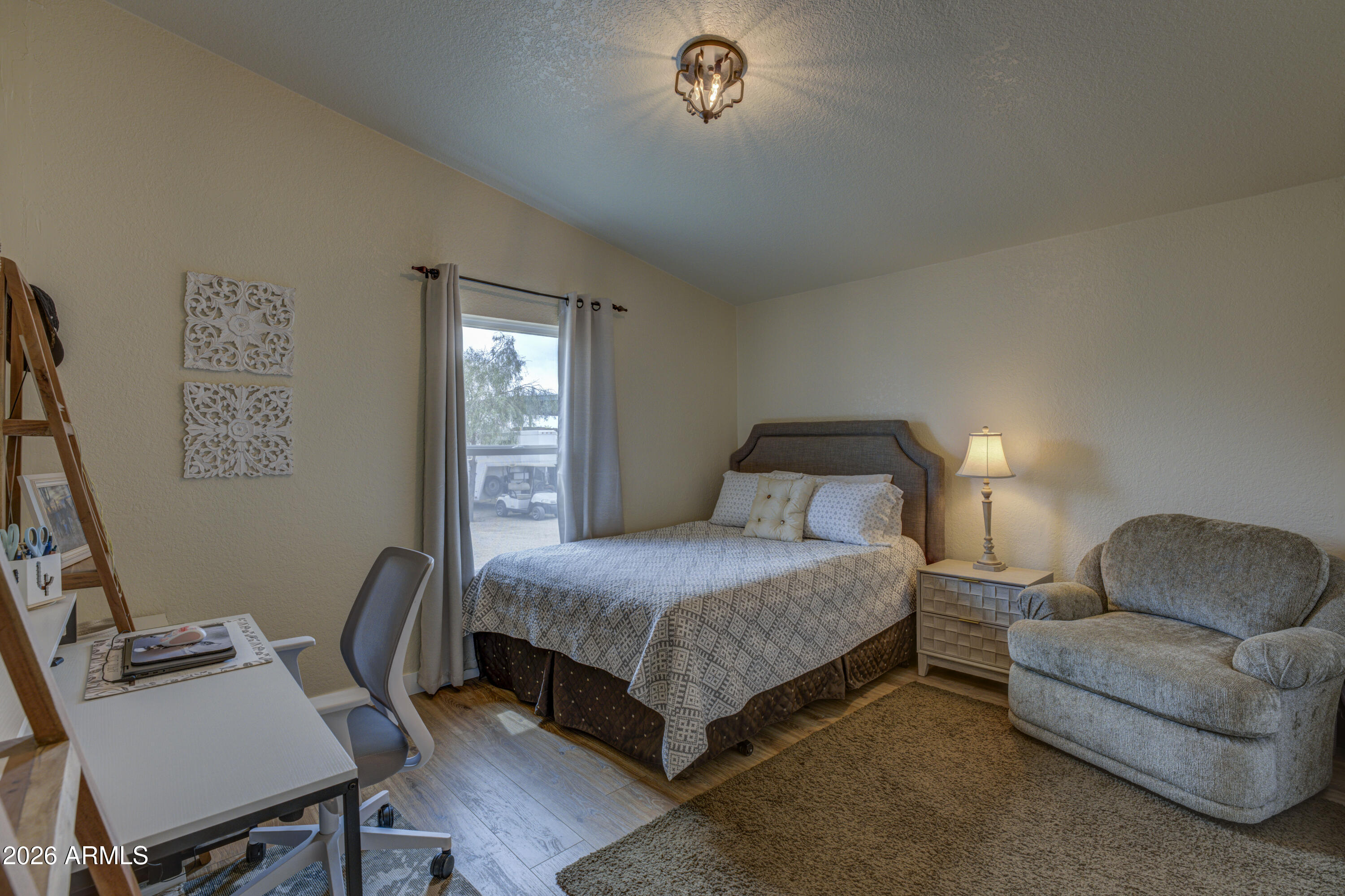 Ag zoned Horse Ranch for ropers. - Residential