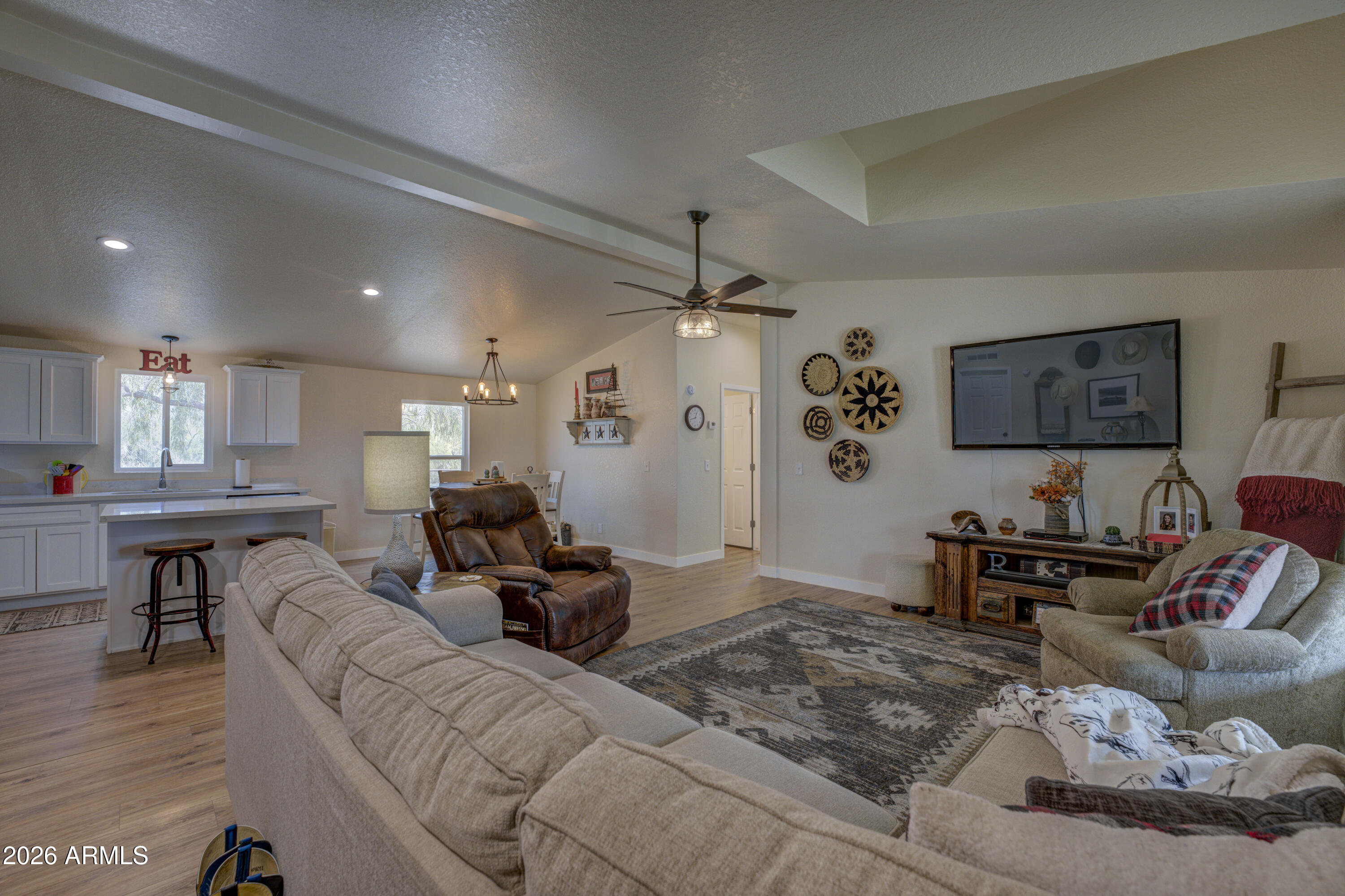 Ag zoned Horse Ranch for ropers. - Residential