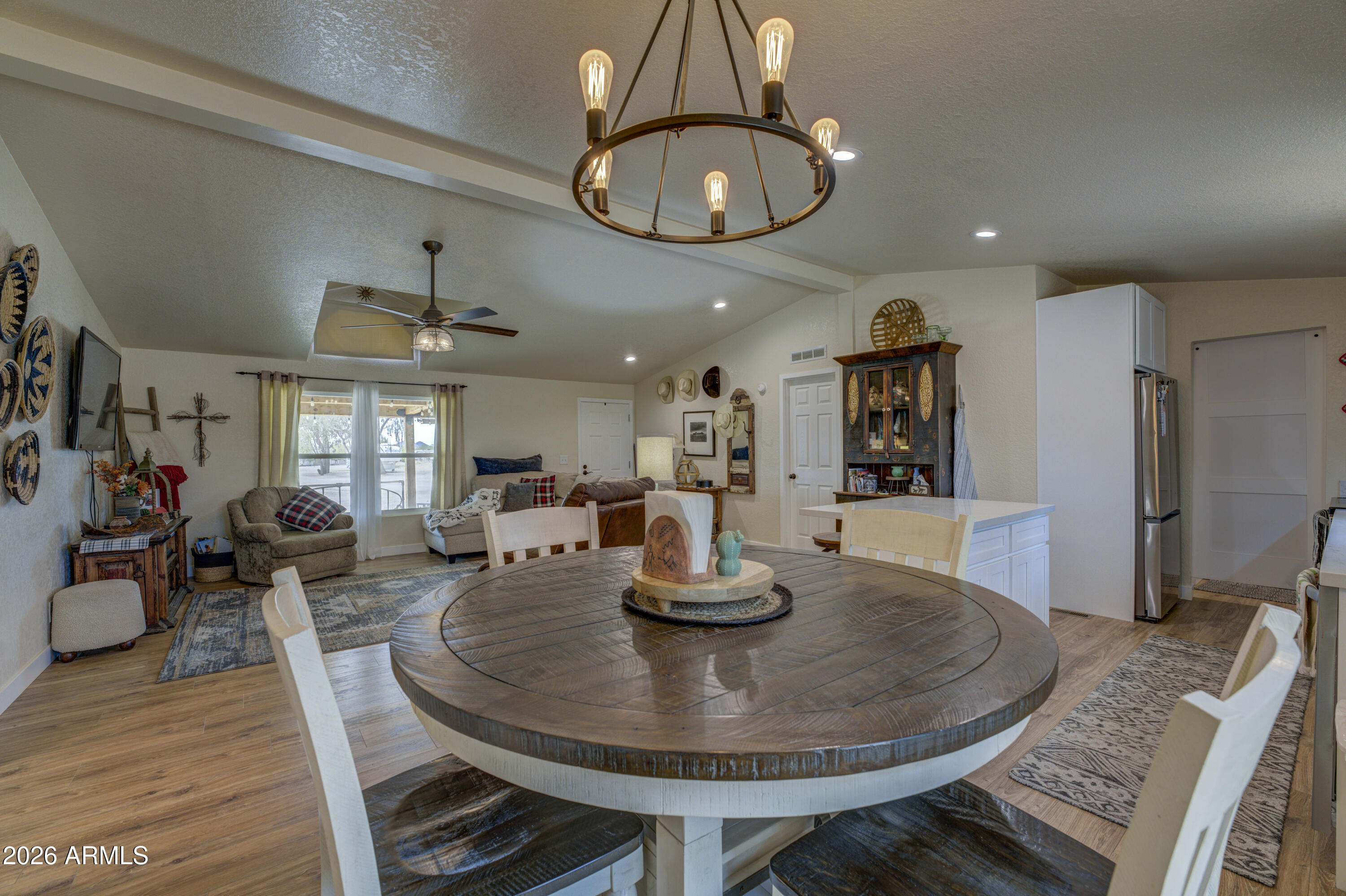Ag zoned Horse Ranch for ropers. - Residential