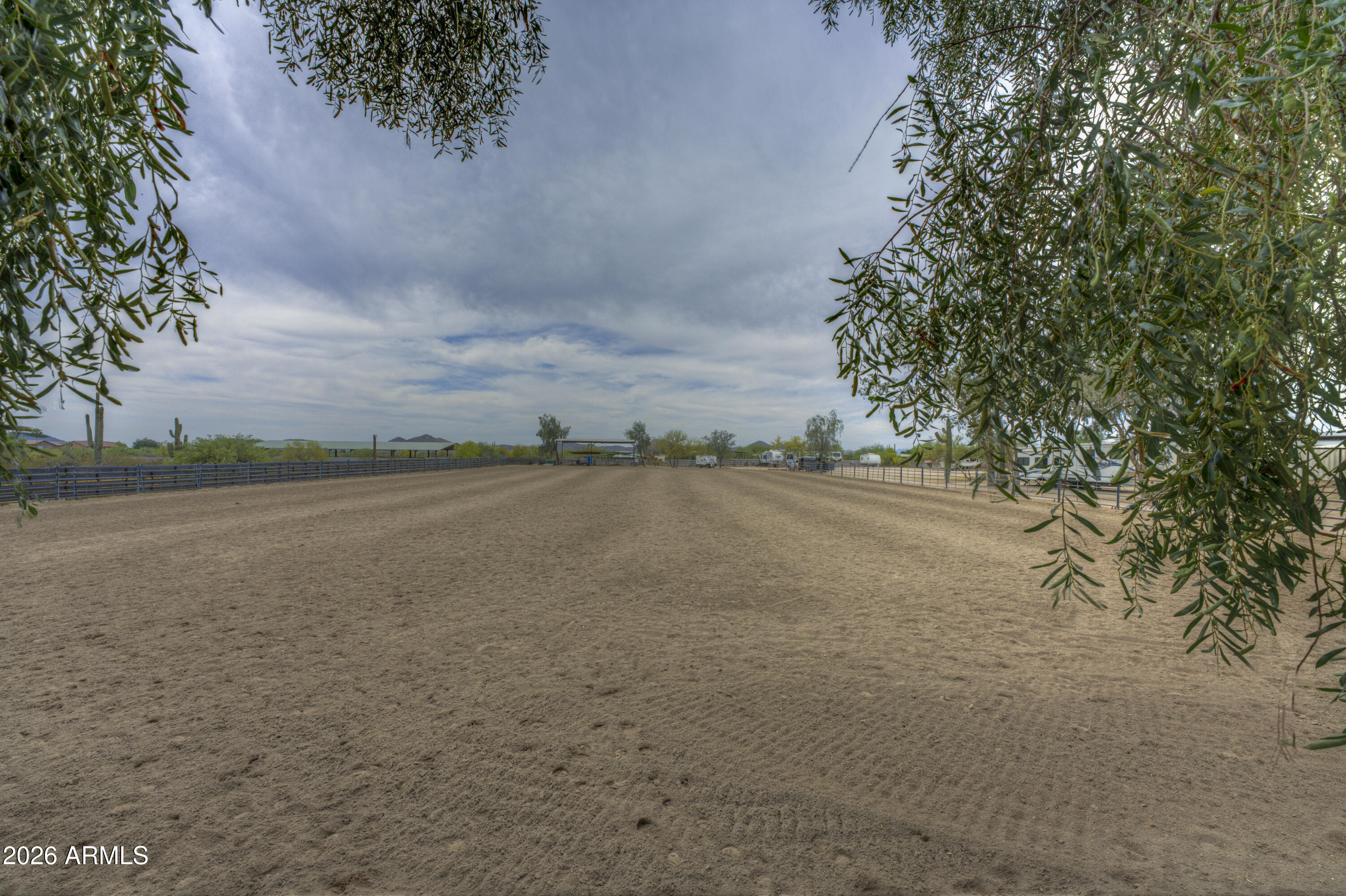 Ag zoned Horse Ranch for ropers. - Residential